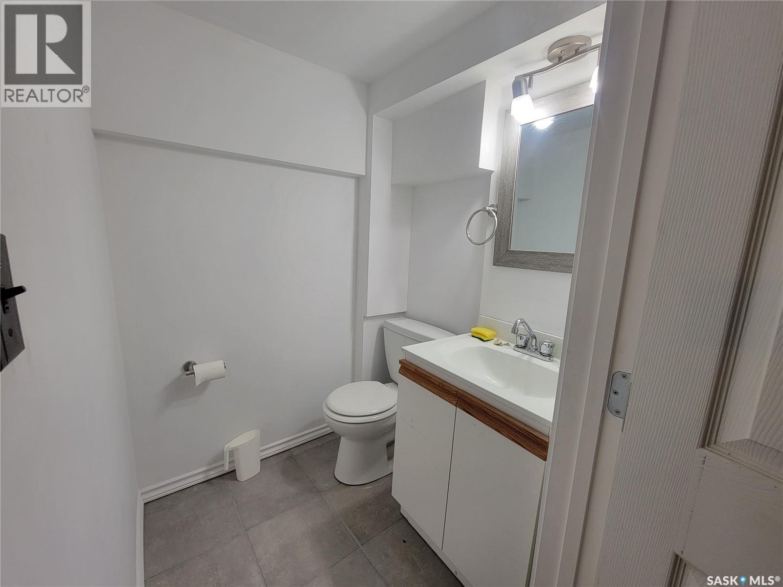 411 1St Street W, Wilkie, SK - Indoor Photo Showing Bathroom