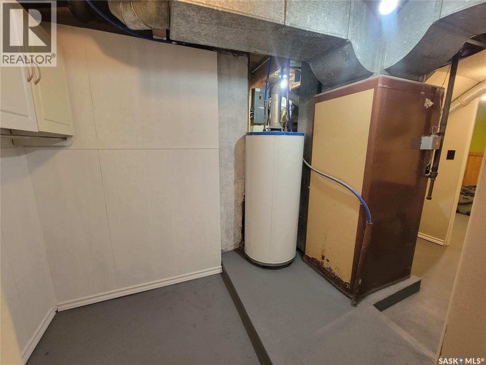 411 1St Street W, Wilkie, SK - Indoor Photo Showing Basement