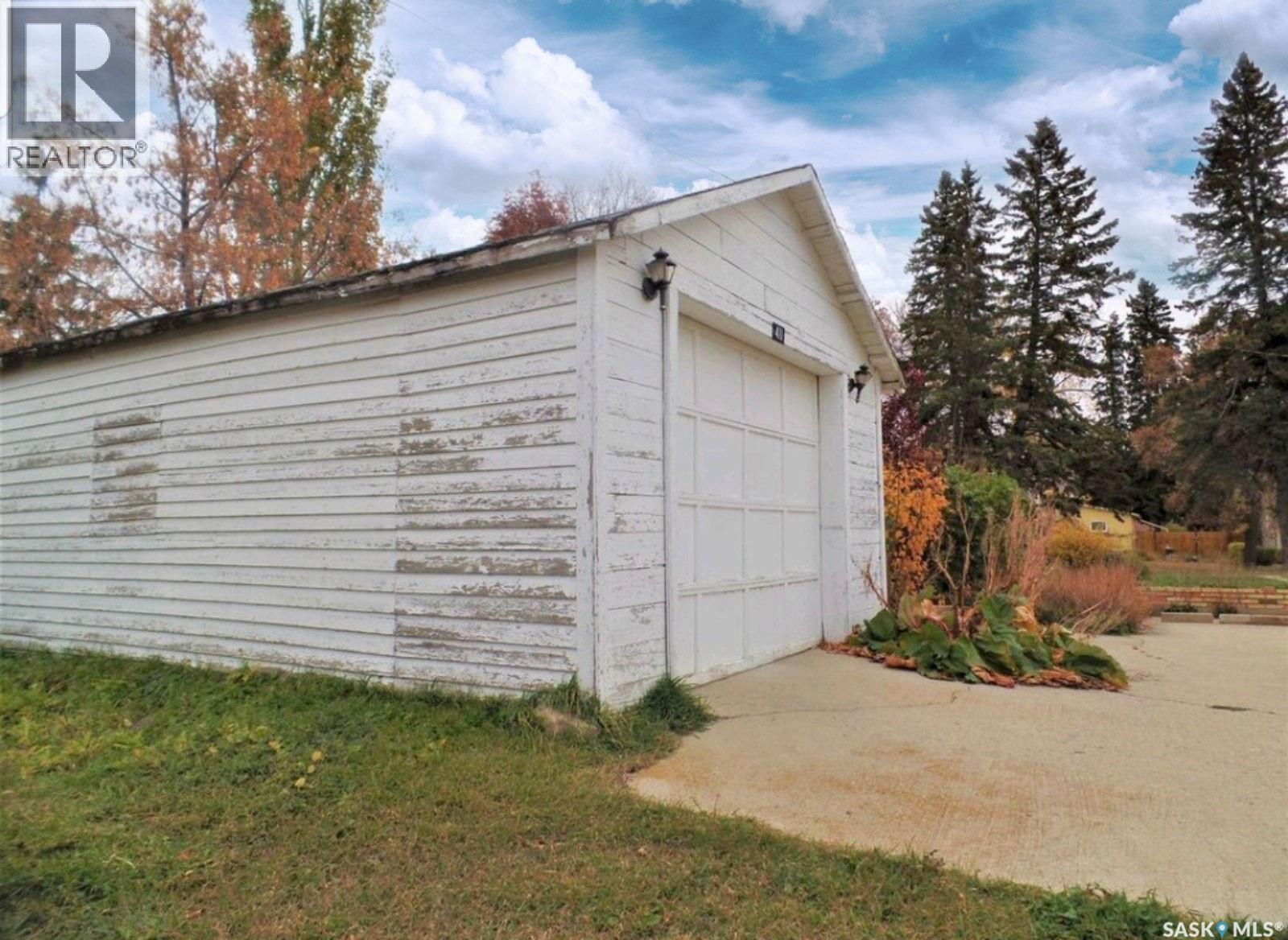 411 1St Street W, Wilkie, SK - Outdoor