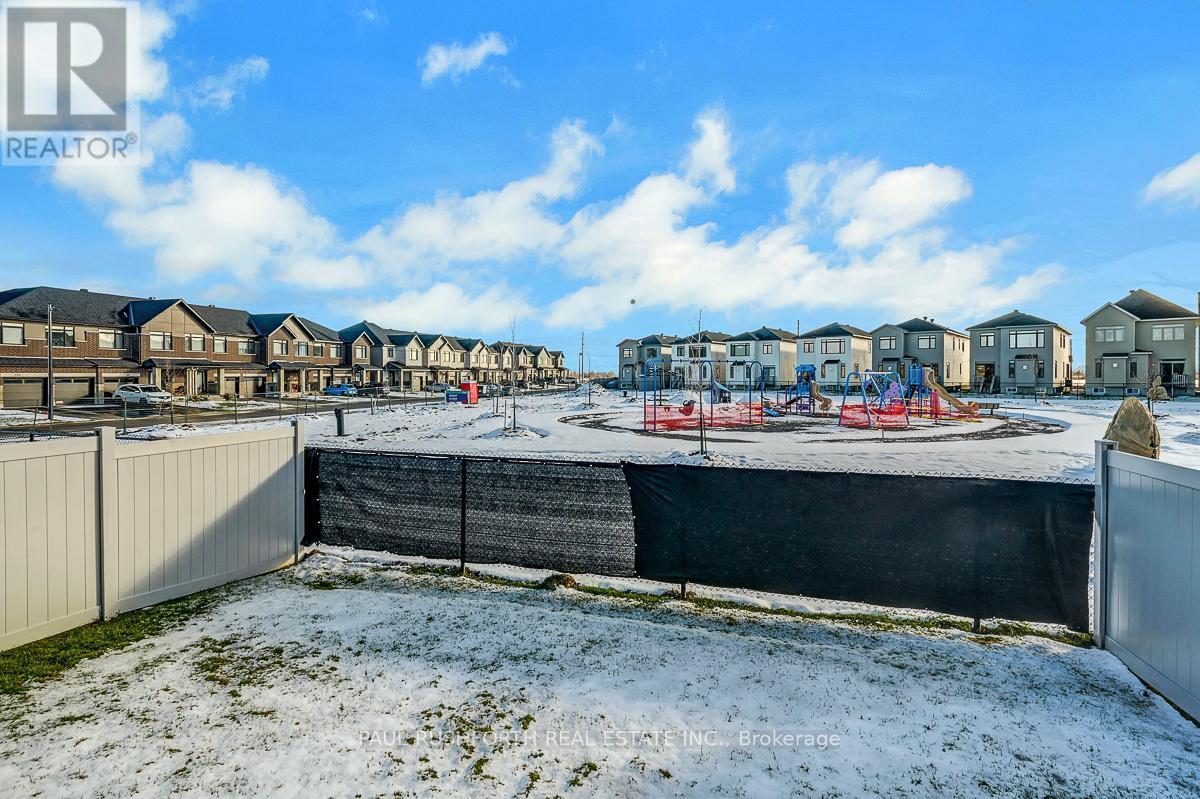 Backyard - 28 Mendoza Way, Ottawa, ON - Outdoor