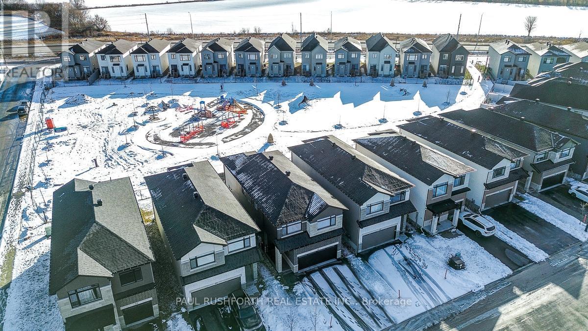 28 Mendoza Way, Ottawa, ON - Outdoor