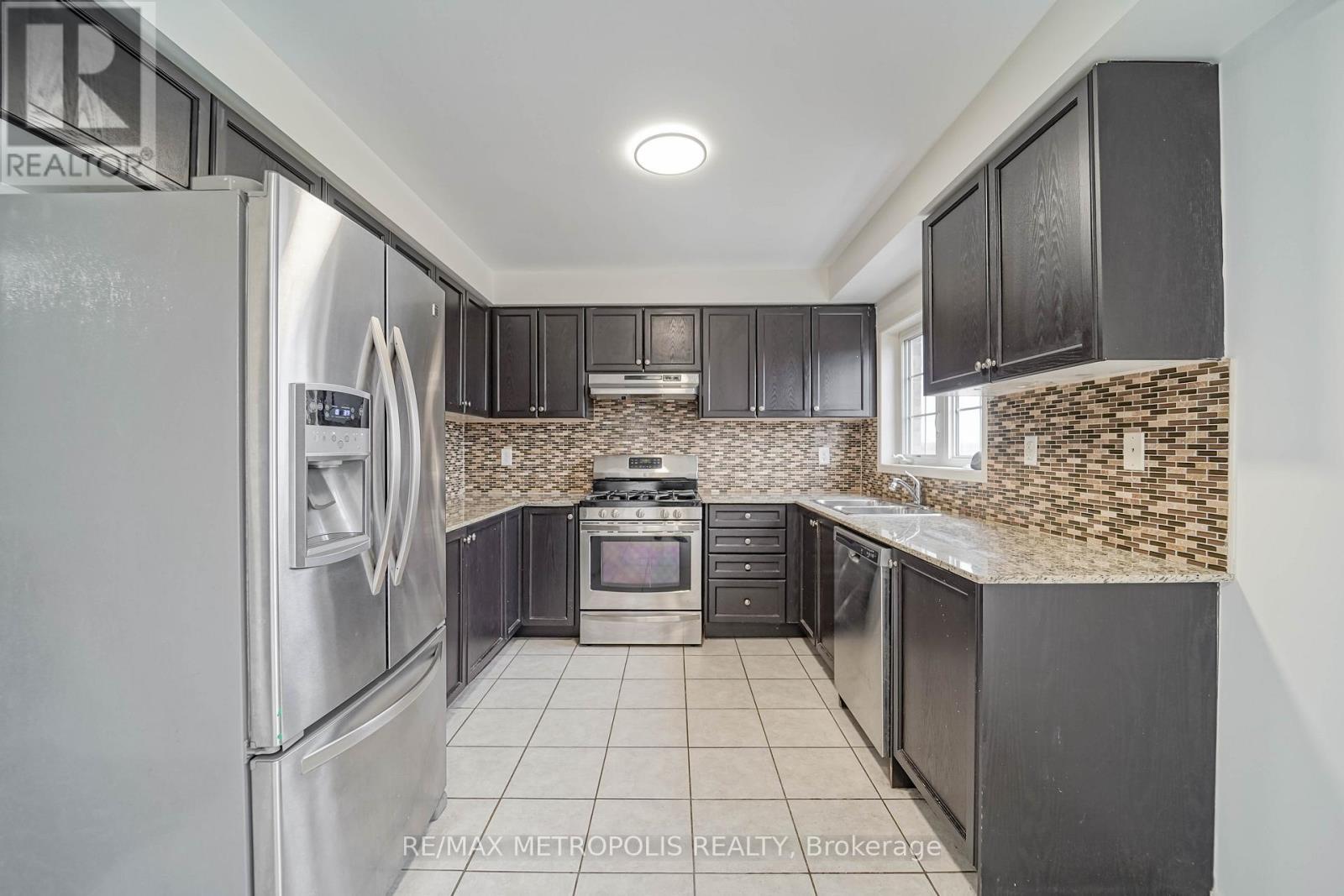 896 Audley Road N, Ajax, ON - Indoor Photo Showing Kitchen With Stainless Steel Kitchen With Upgraded Kitchen