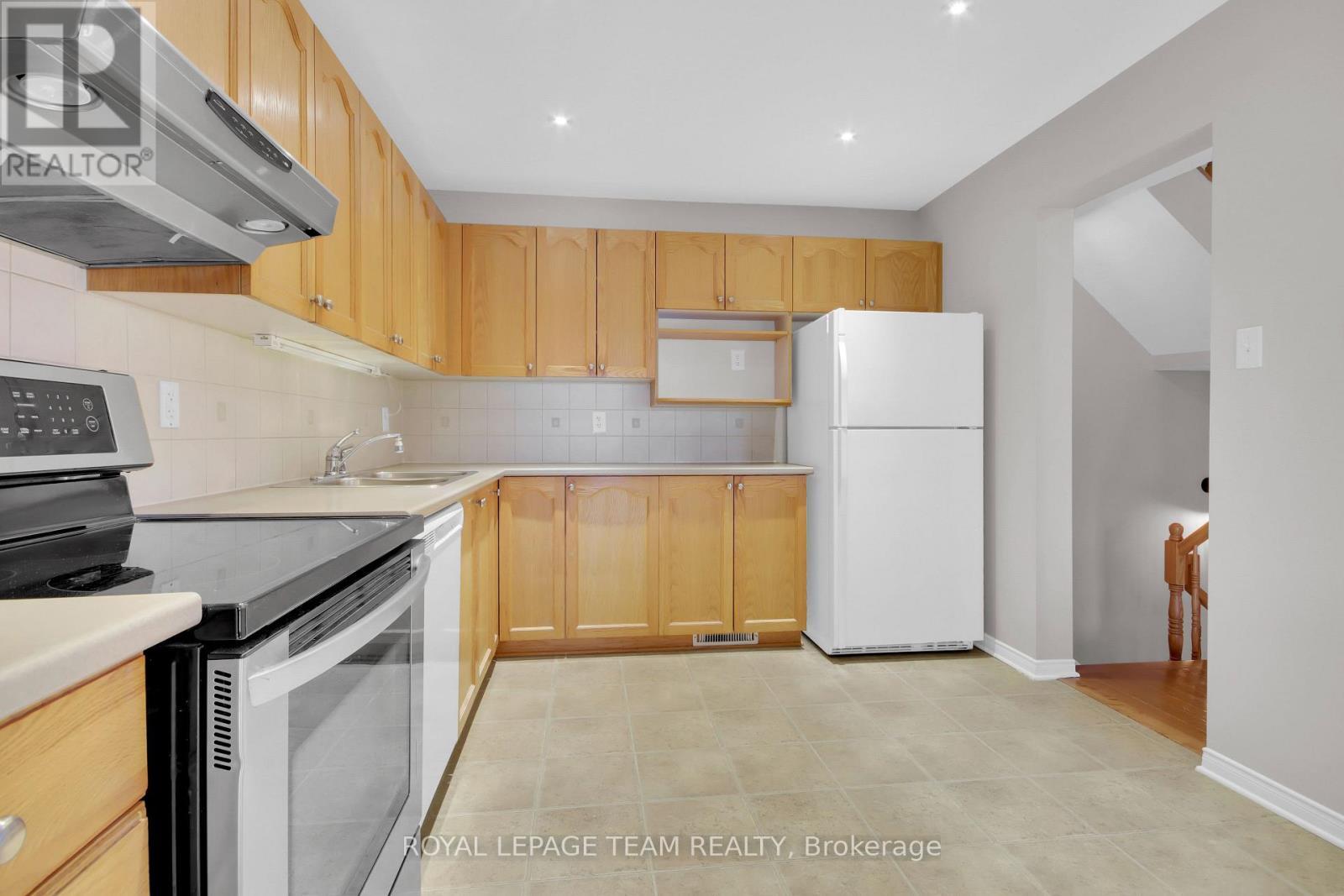Kitchen - 70 Mcbrien Street, Ottawa, ON - Indoor Photo Showing Kitchen