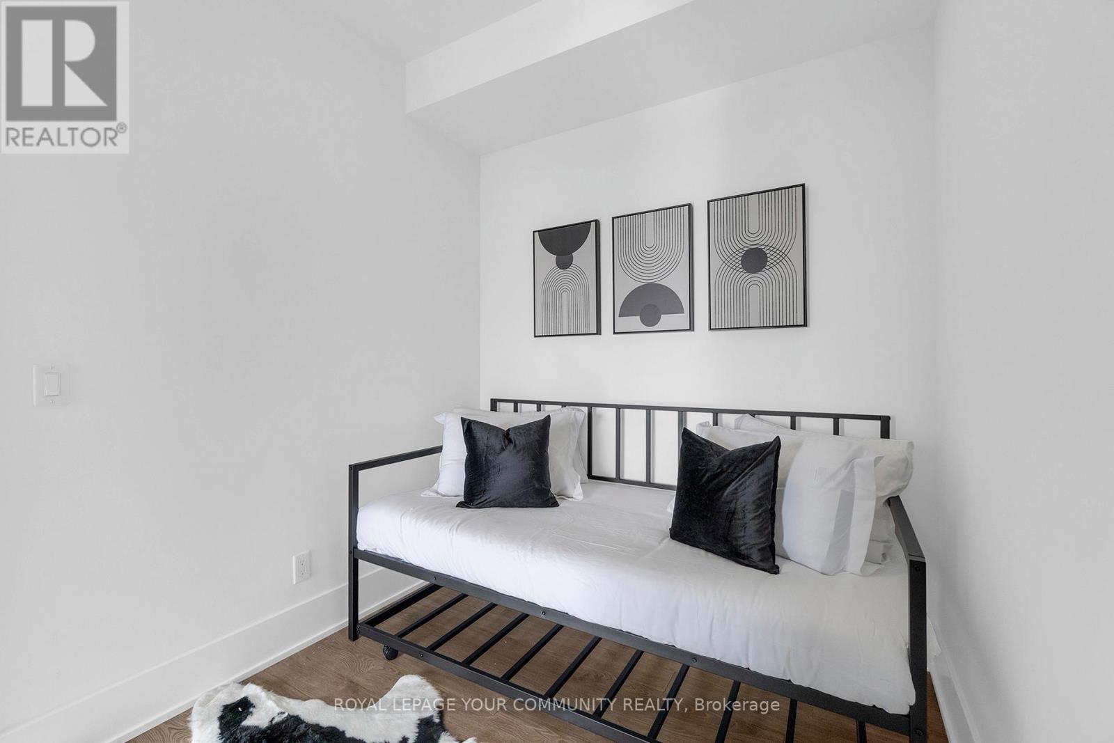 2912 - 300 Front Street, Toronto, ON - Indoor