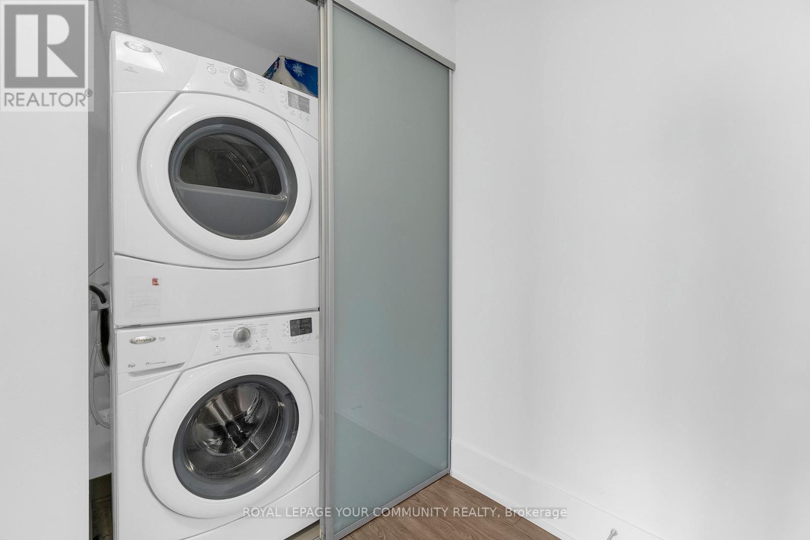 2912 - 300 Front Street, Toronto, ON - Indoor Photo Showing Laundry Room
