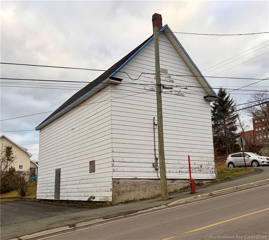 131 Renfrew, Dalhousie, NB