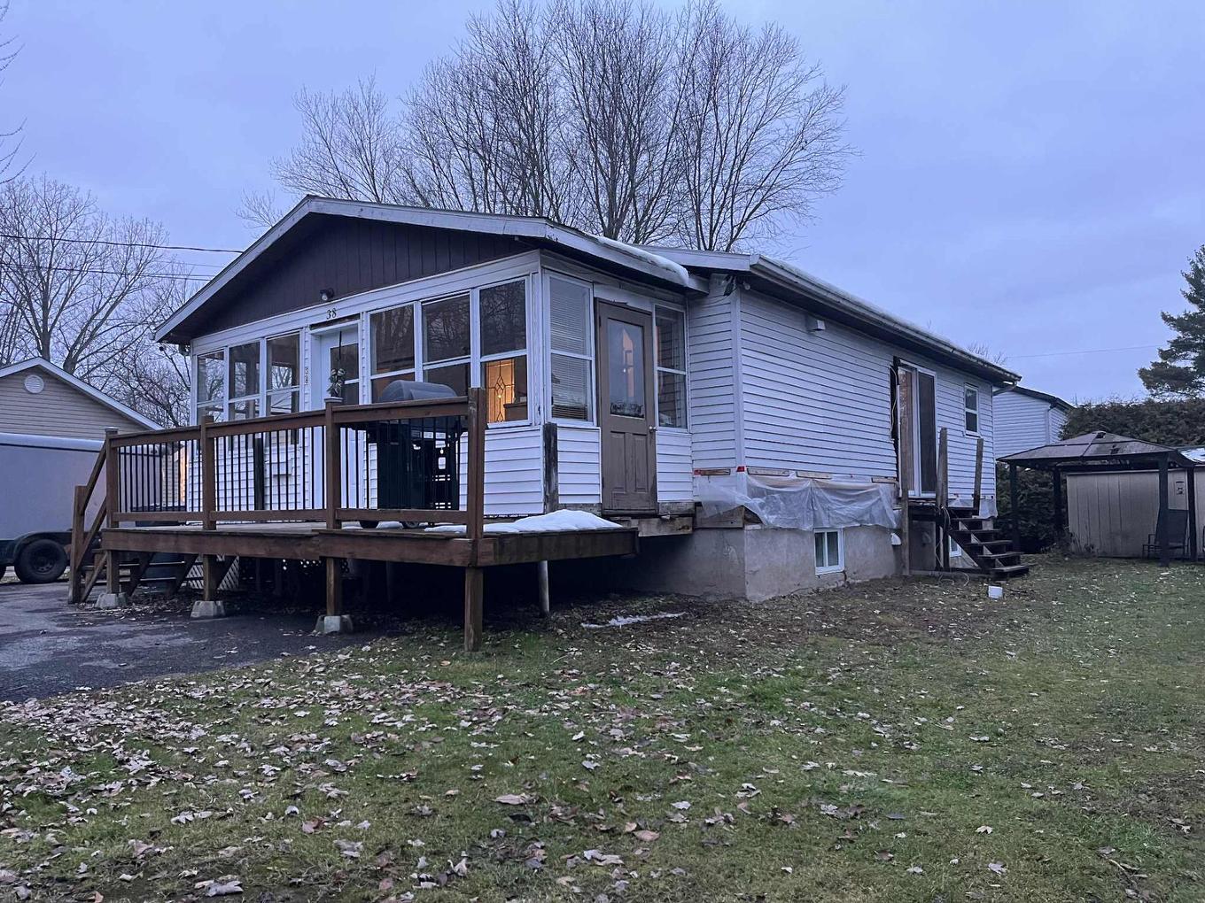 Extérieur - 38 Rue Joseph-Albert-Morin, Saint-Jean-Sur-Richelieu, QC - Outdoor With Deck Patio Veranda