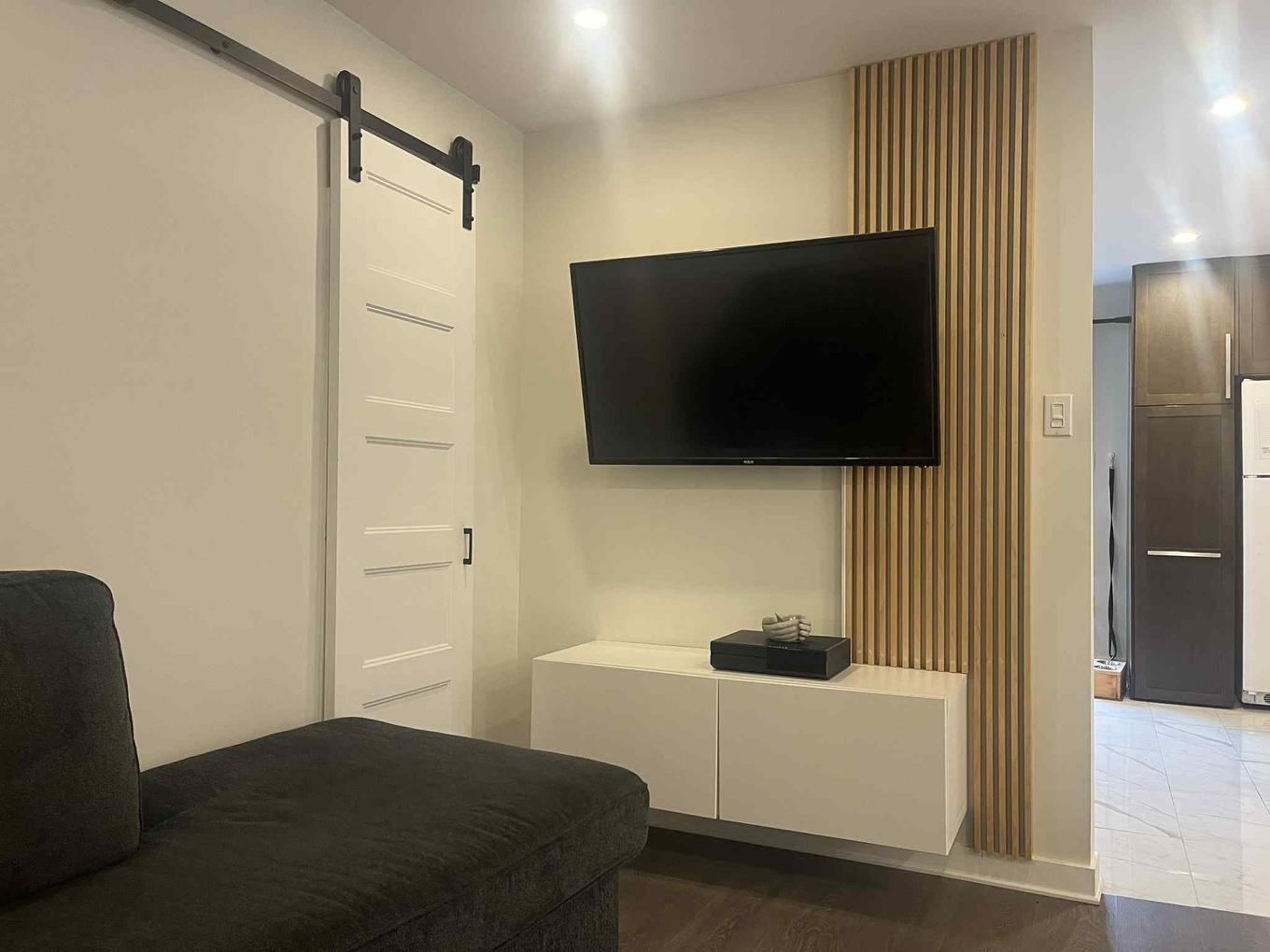 Salon - 38 Rue Joseph-Albert-Morin, Saint-Jean-Sur-Richelieu, QC - Indoor