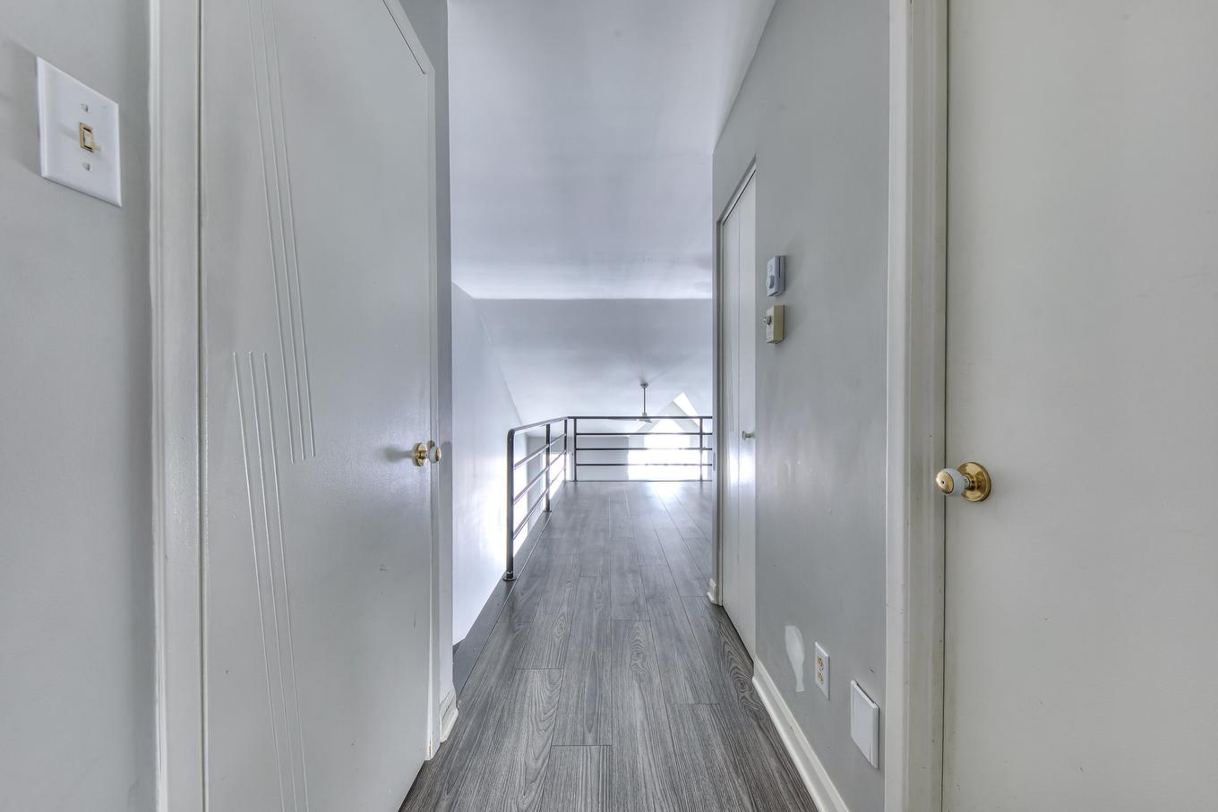 Corridor - 1066 Rue De La Famille-Dubreuil, Montréal (Rivière-Des-Prairies/Pointe-Aux-Trembles), QC - Indoor Photo Showing Other Room