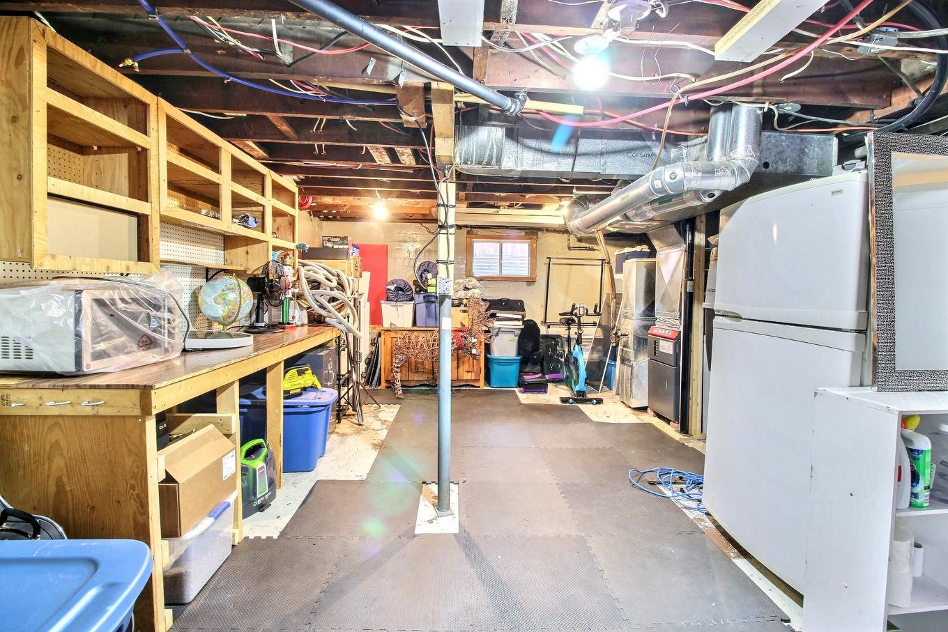 Rangement - 26 6E Rue, Rouyn-Noranda, QC - Indoor Photo Showing Basement