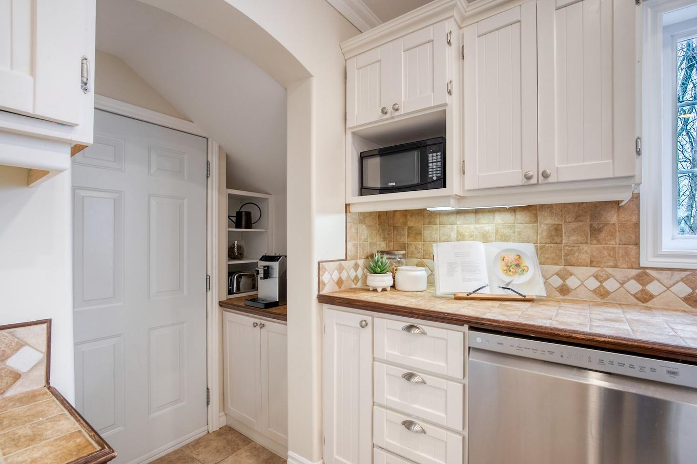 Kitchen - 74 Rue Houle, Saint-Jean-Sur-Richelieu, QC - Indoor Photo Showing Kitchen