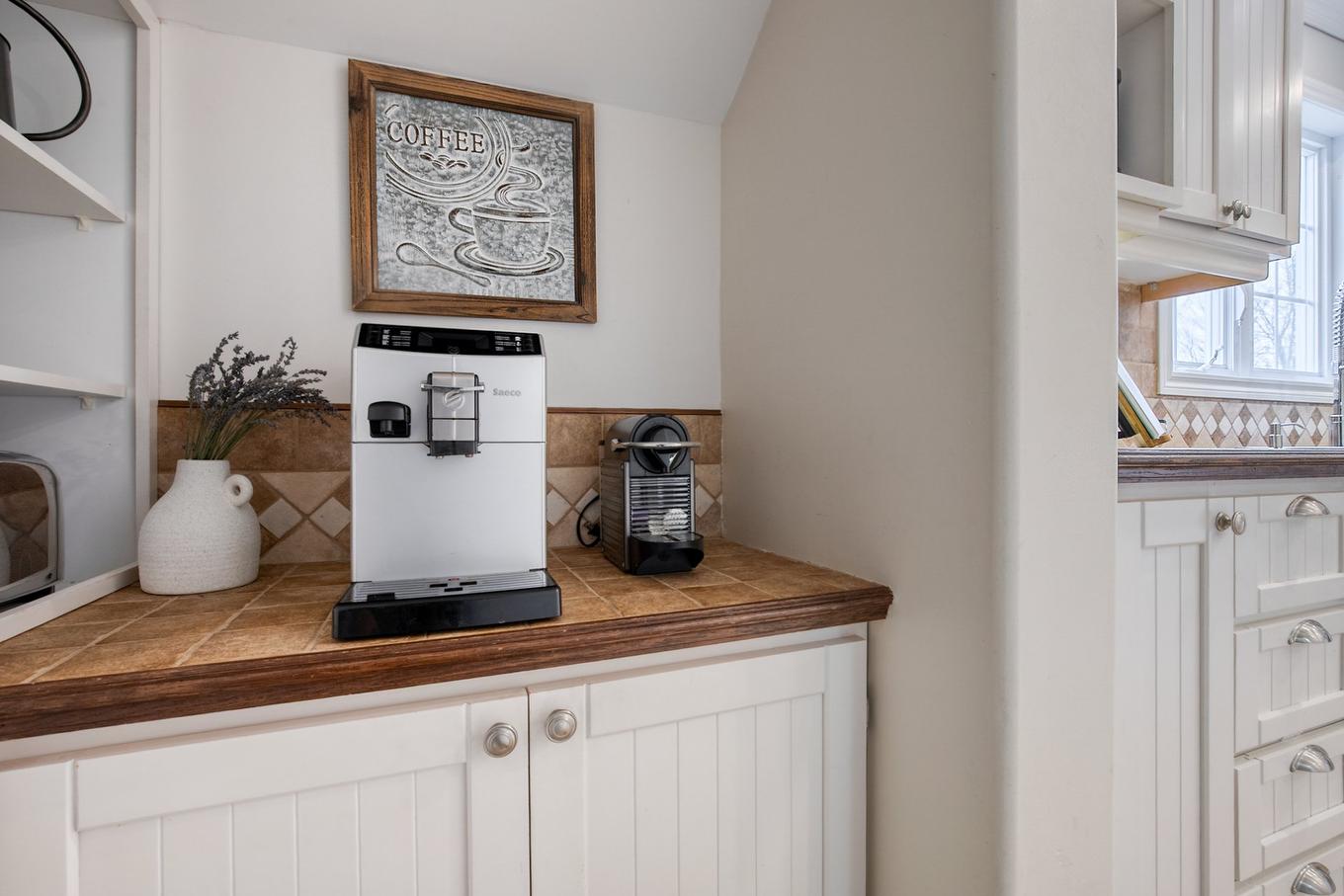 Kitchen - 74 Rue Houle, Saint-Jean-Sur-Richelieu, QC - Indoor Photo Showing Other Room