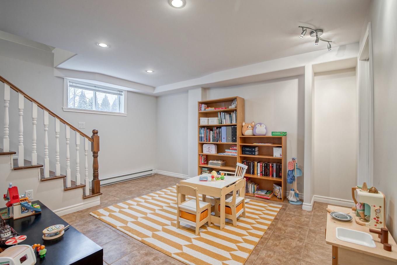 Playroom - 74 Rue Houle, Saint-Jean-Sur-Richelieu, QC - Indoor Photo Showing Other Room