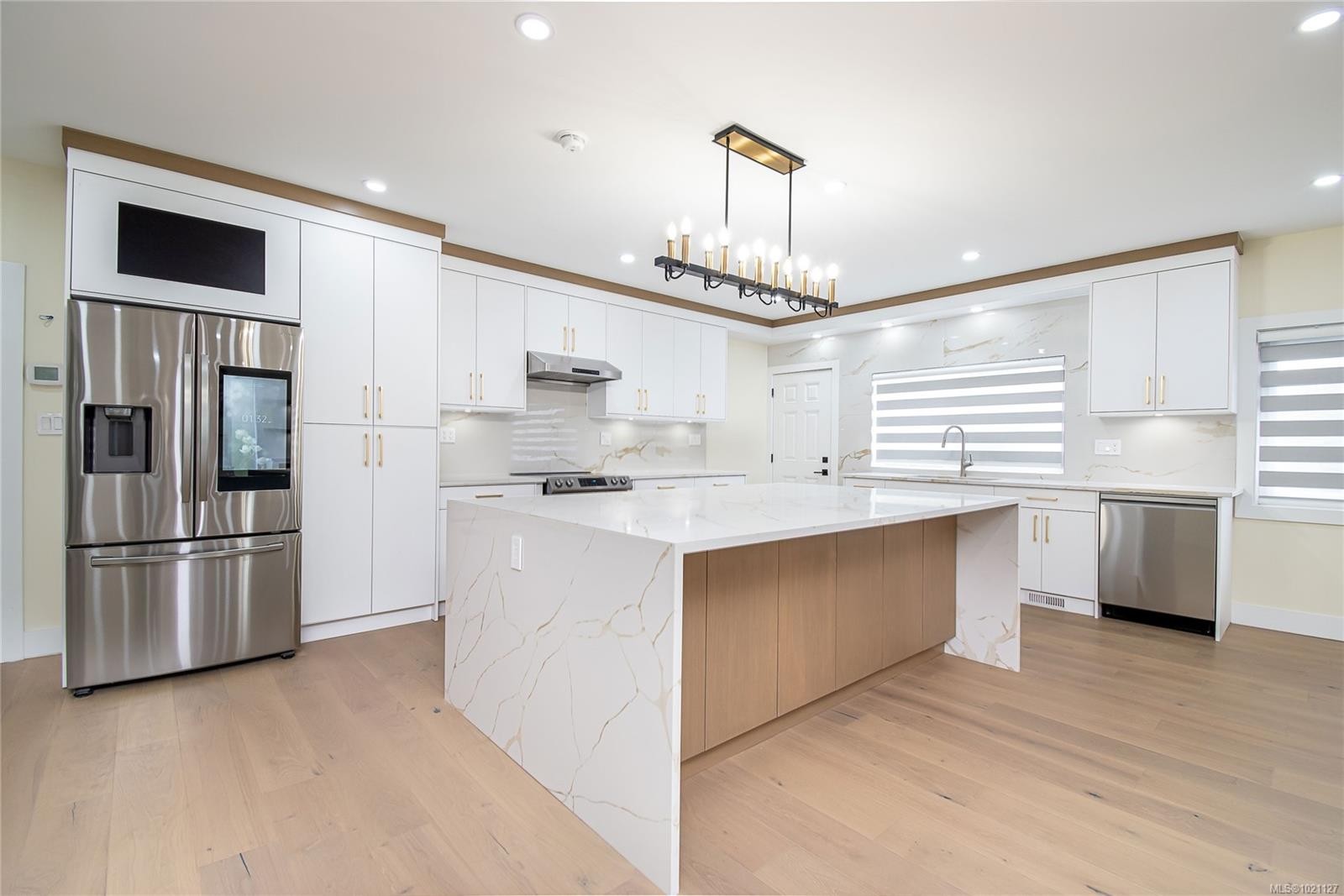 1579 Kenmore Rd, Saanich, BC