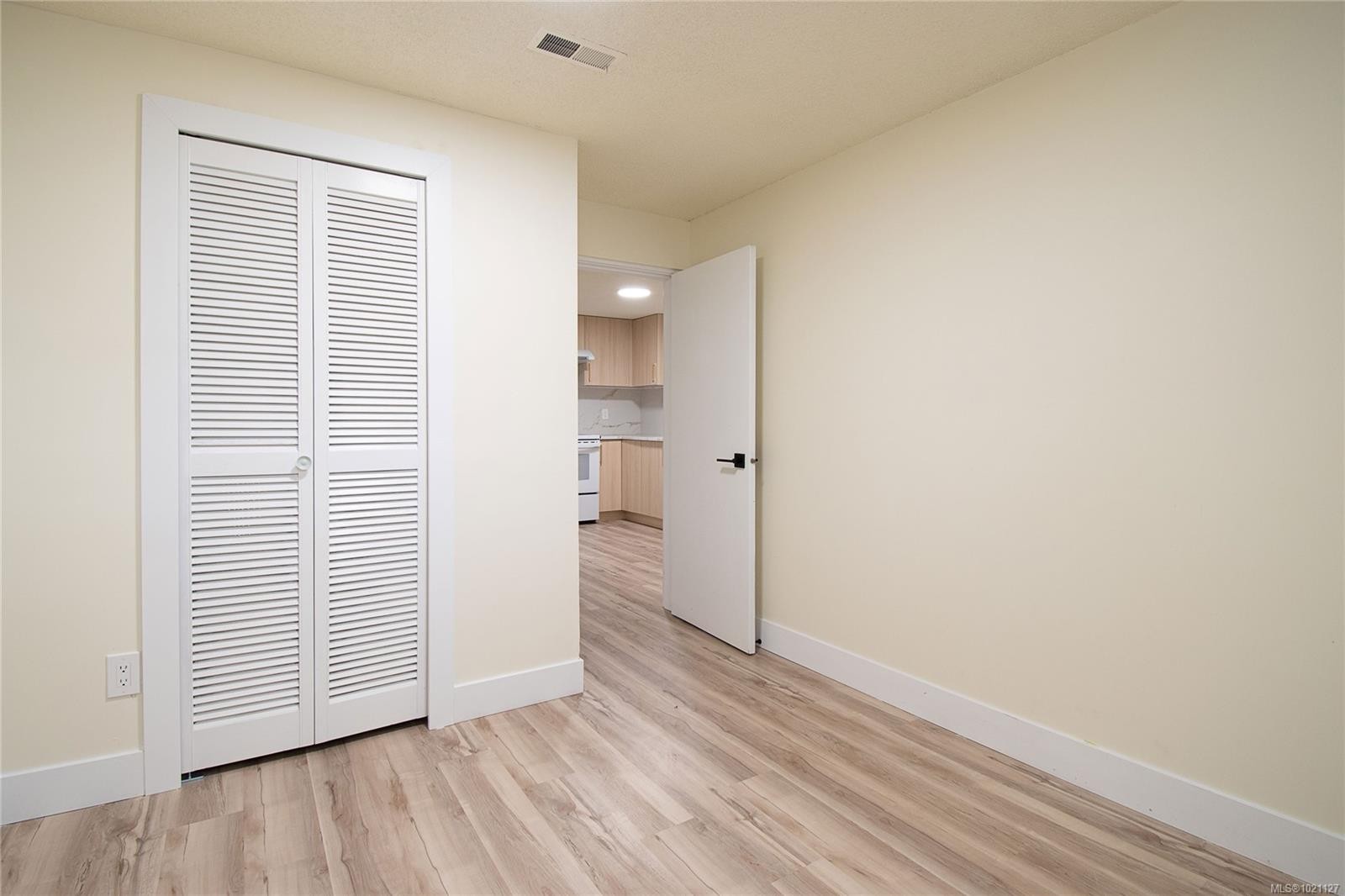 1579 Kenmore Rd, Saanich, BC