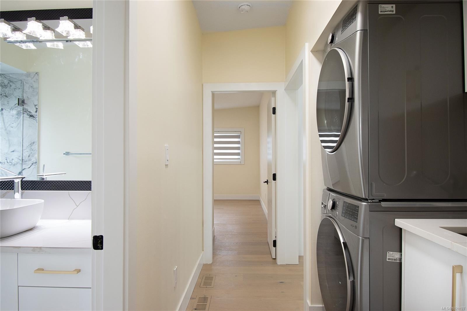 1579 Kenmore Rd, Saanich, BC