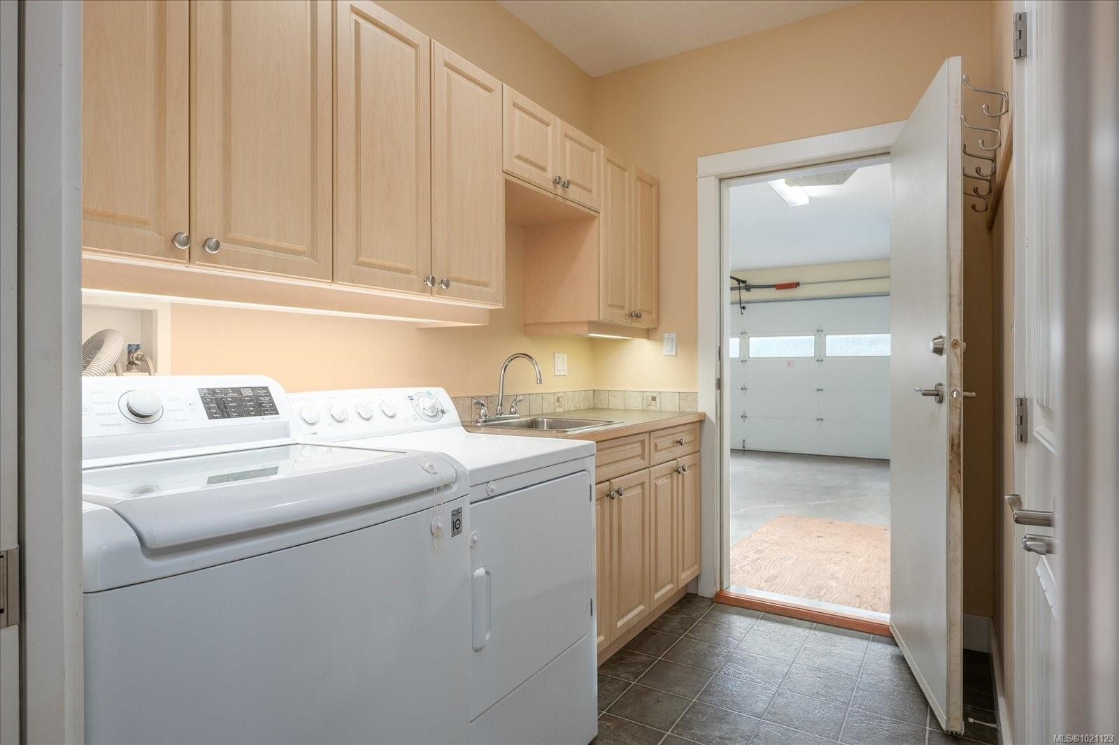 310 Holland Creek Pl, Ladysmith, BC