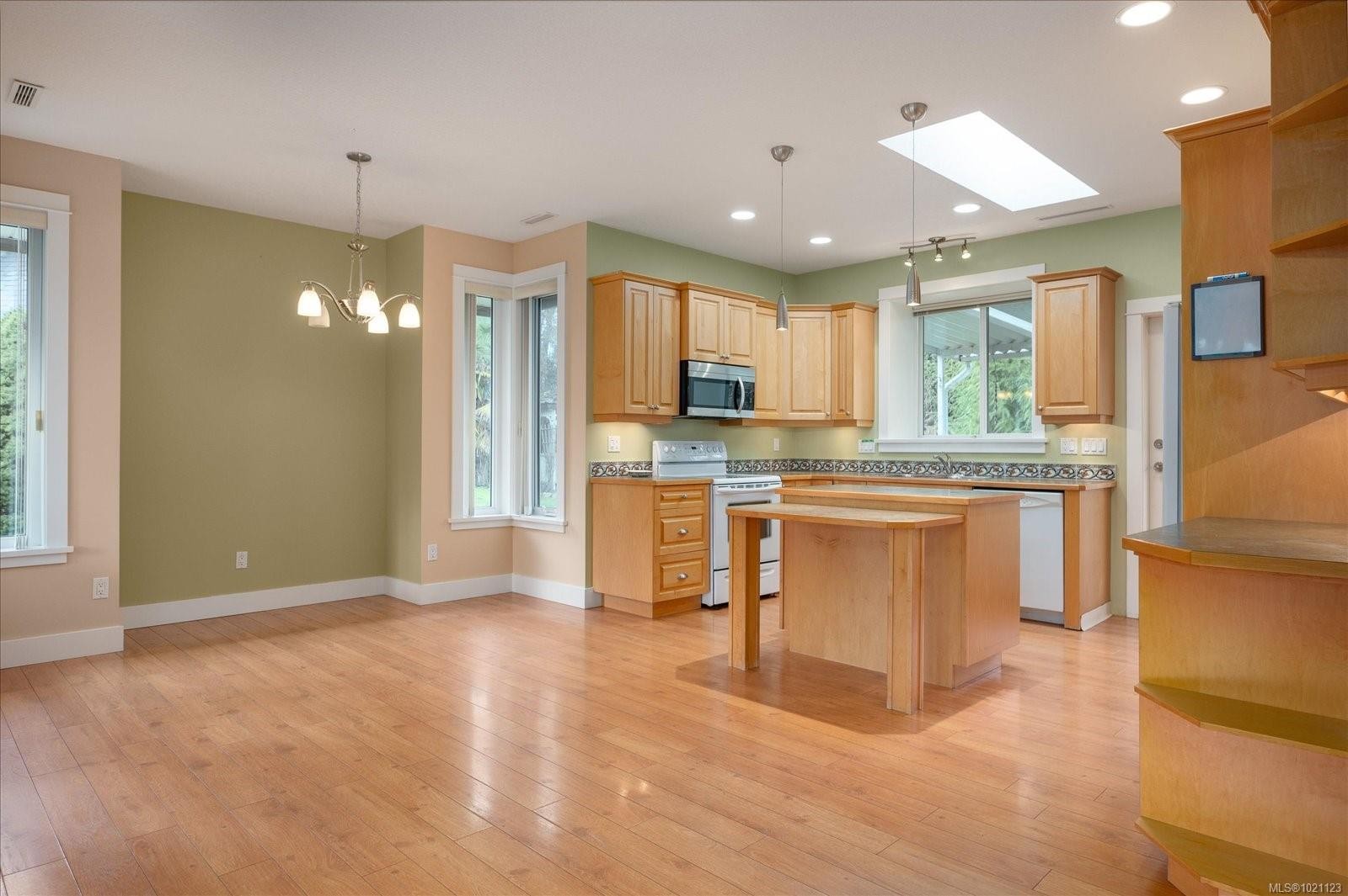 310 Holland Creek Pl, Ladysmith, BC