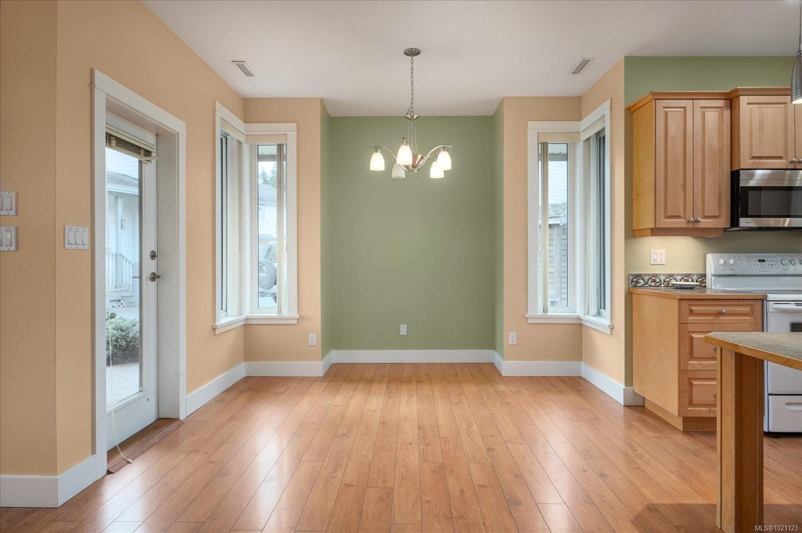 310 Holland Creek Pl, Ladysmith, BC