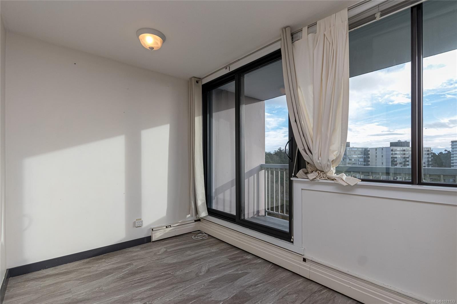 1008-647 Michigan St, Victoria, BC - Indoor Photo Showing Other Room