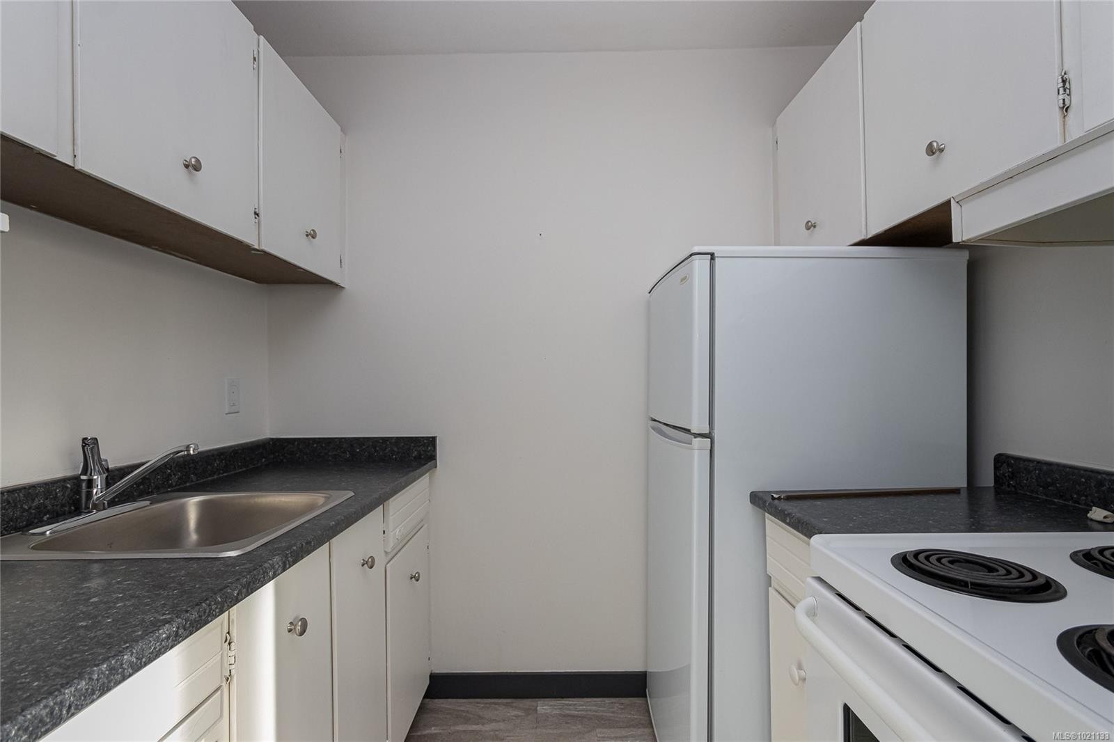 1008-647 Michigan St, Victoria, BC - Indoor Photo Showing Kitchen