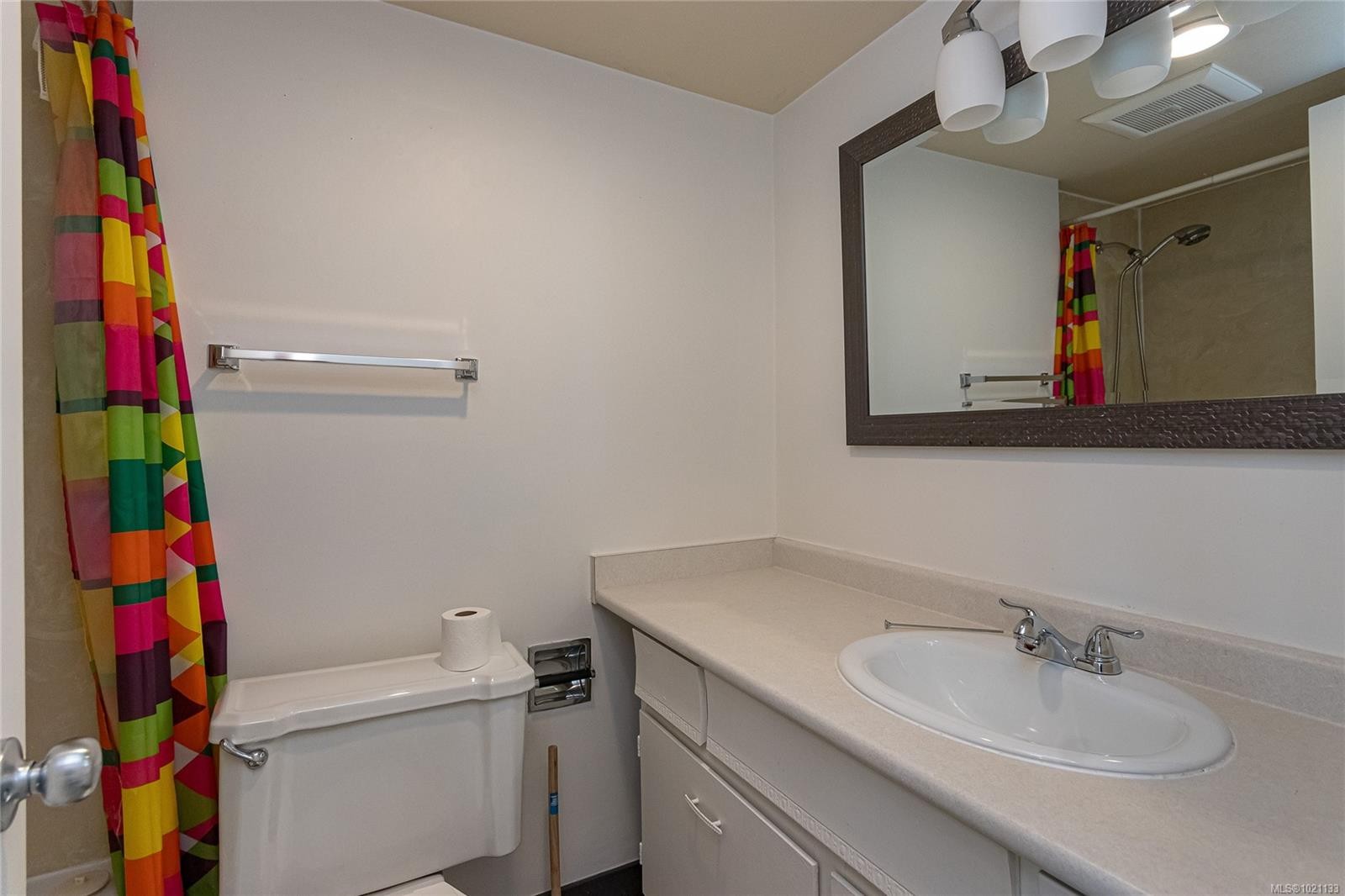 1008-647 Michigan St, Victoria, BC - Indoor Photo Showing Bathroom