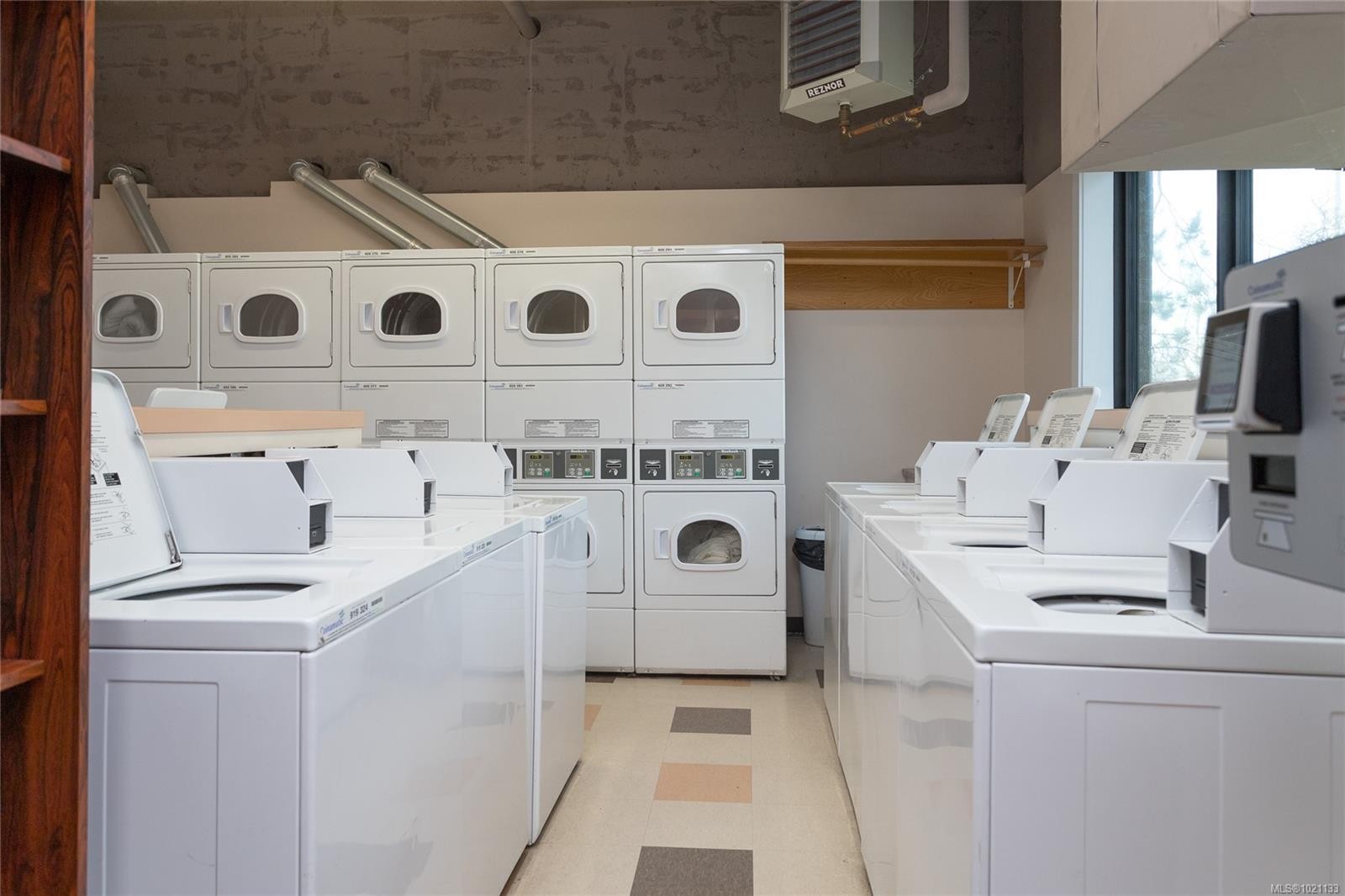1008-647 Michigan St, Victoria, BC - Indoor Photo Showing Laundry Room