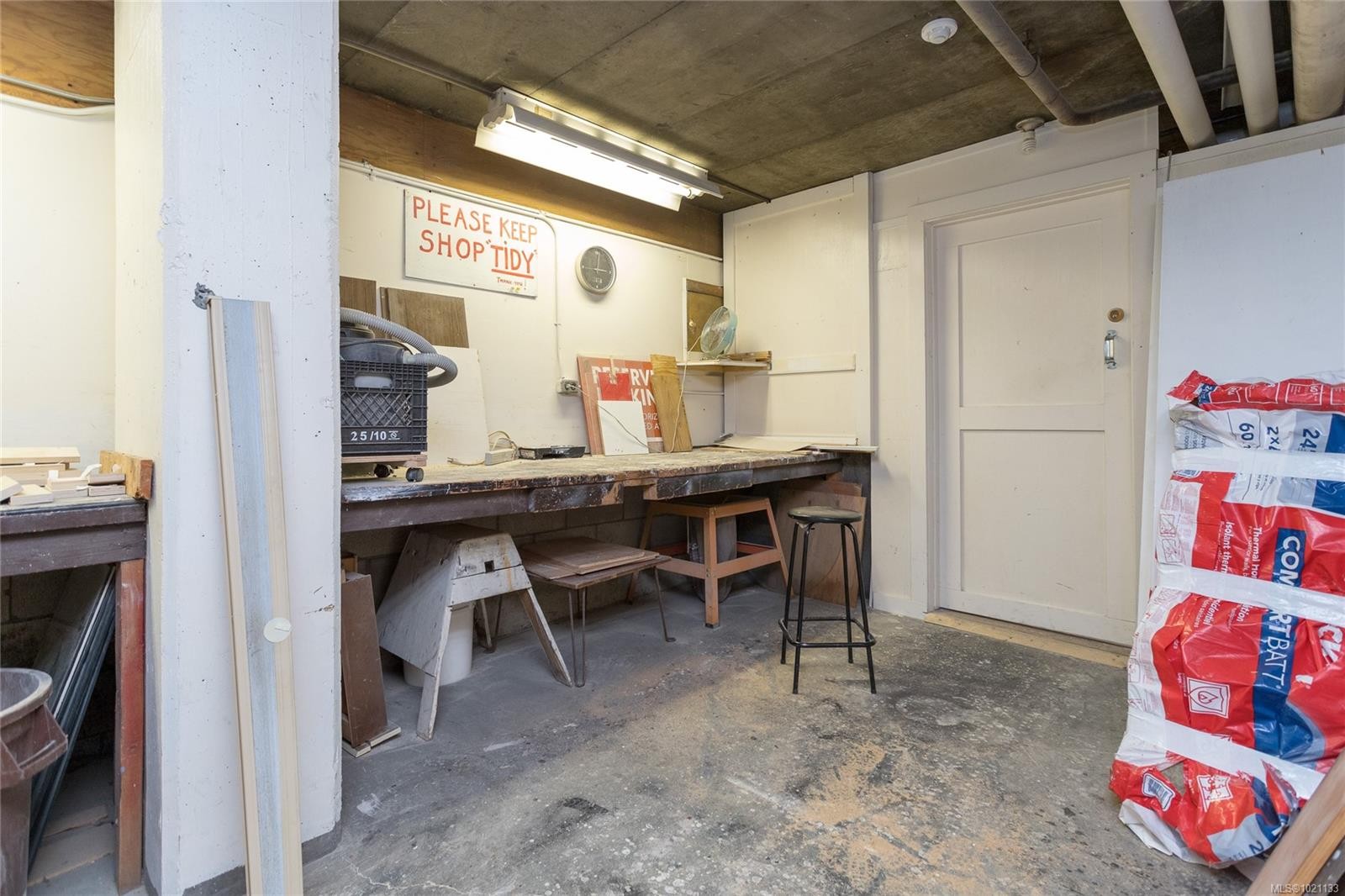 1008-647 Michigan St, Victoria, BC - Indoor Photo Showing Basement