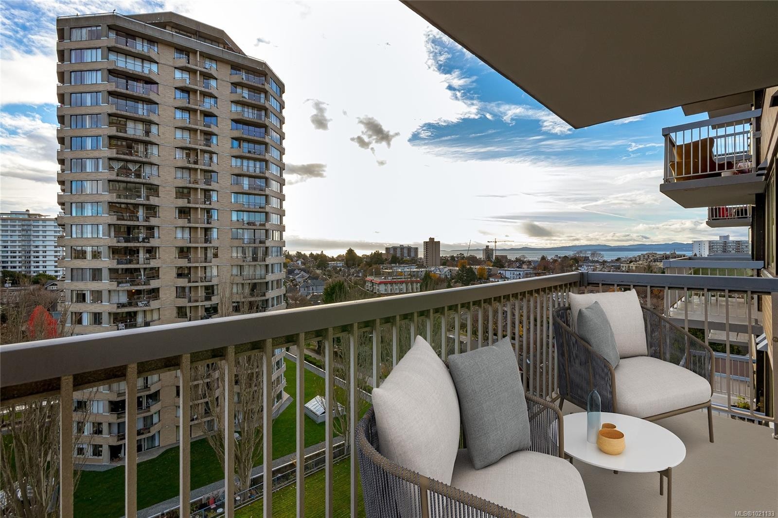 1008-647 Michigan St, Victoria, BC - Outdoor With Exterior