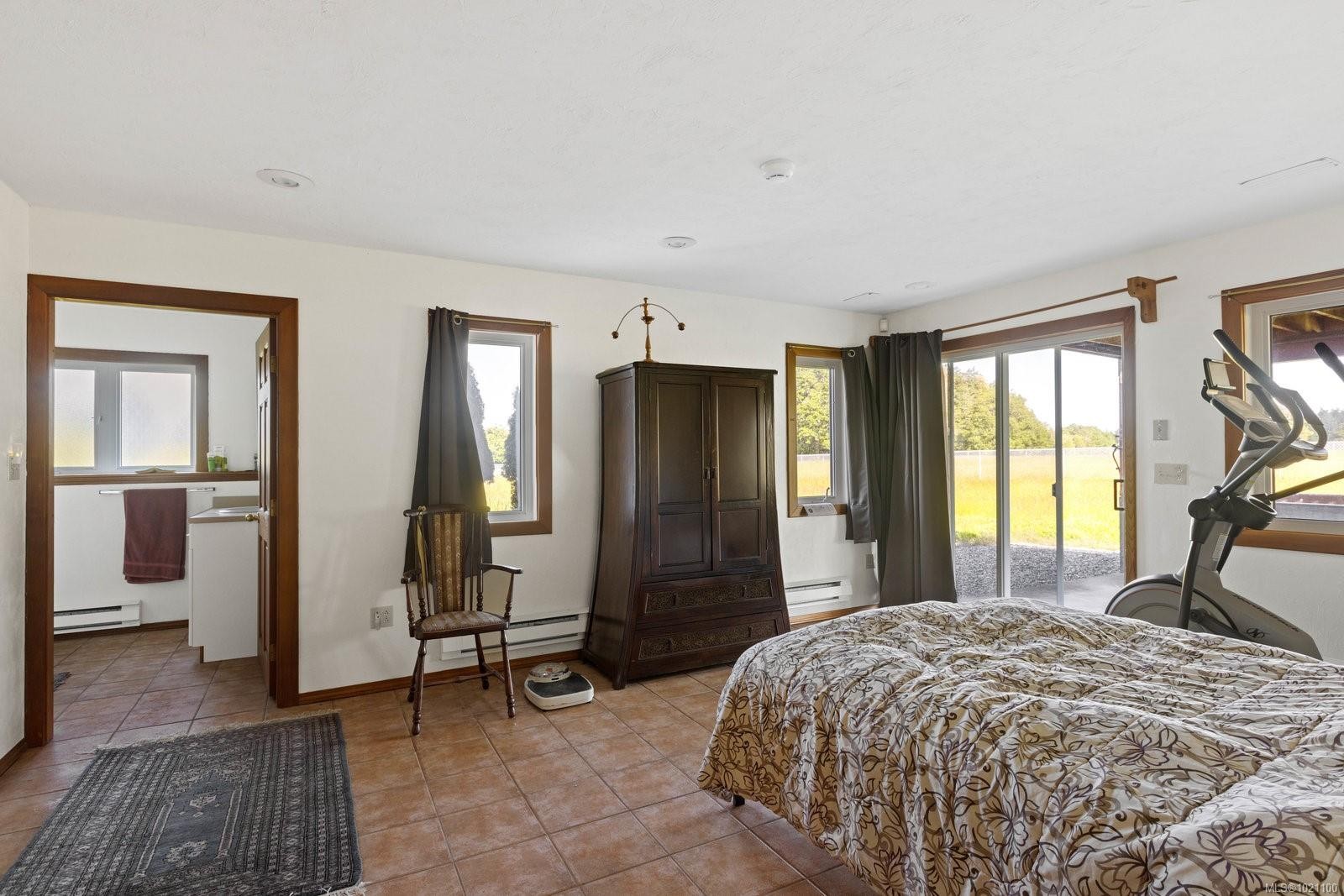 9775 West Saanich Rd, North Saanich, BC