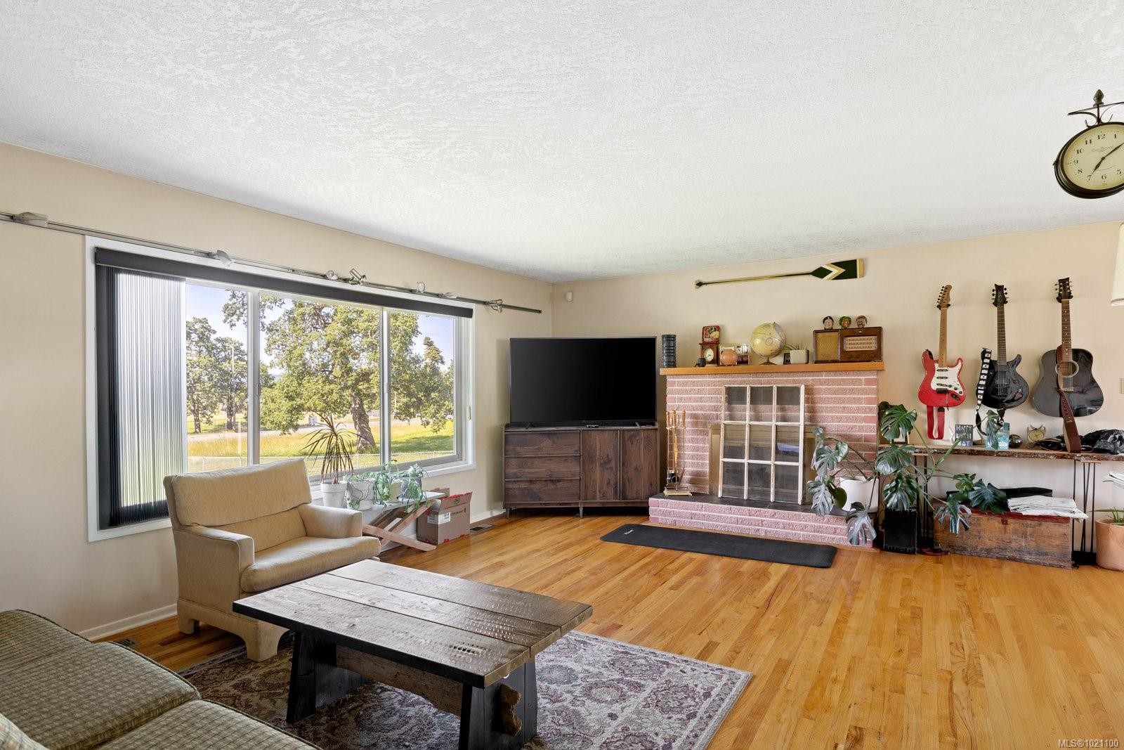 9775 West Saanich Rd, North Saanich, BC