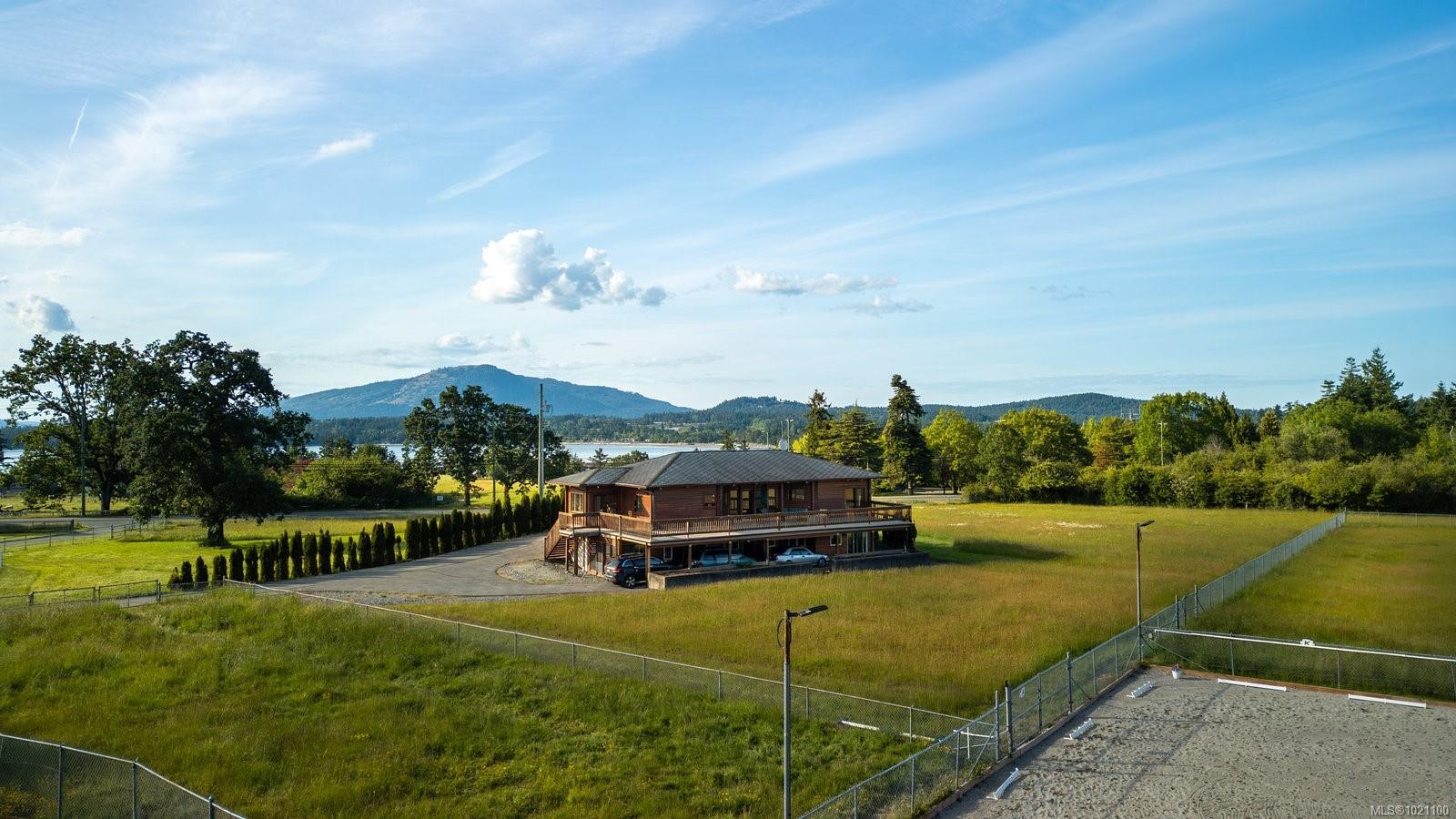 9775 West Saanich Rd, North Saanich, BC