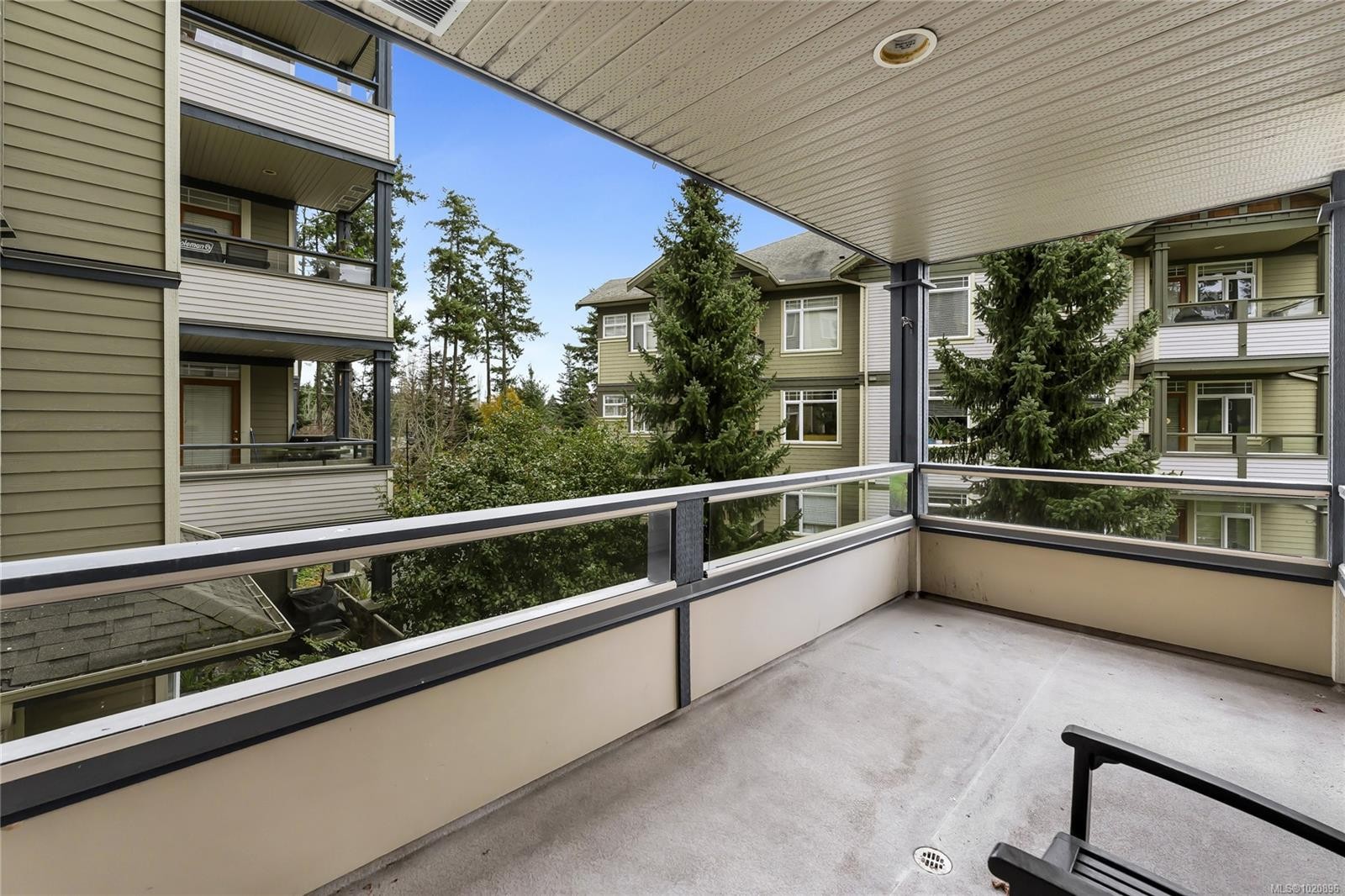 203D-1115 Craigflower Rd, Esquimalt, BC - Outdoor With Exterior