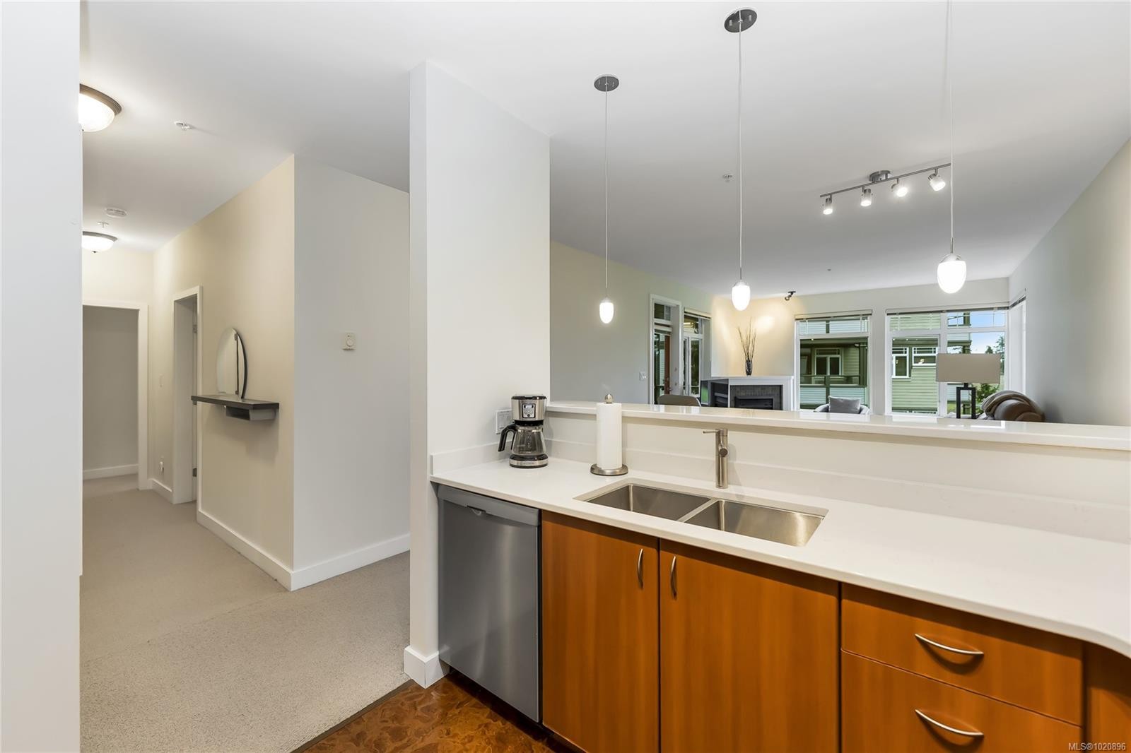 203D-1115 Craigflower Rd, Esquimalt, BC - Indoor Photo Showing Kitchen With Double Sink