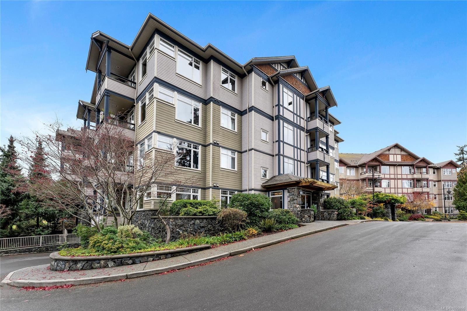 203D-1115 Craigflower Rd, Esquimalt, BC - Outdoor With Facade