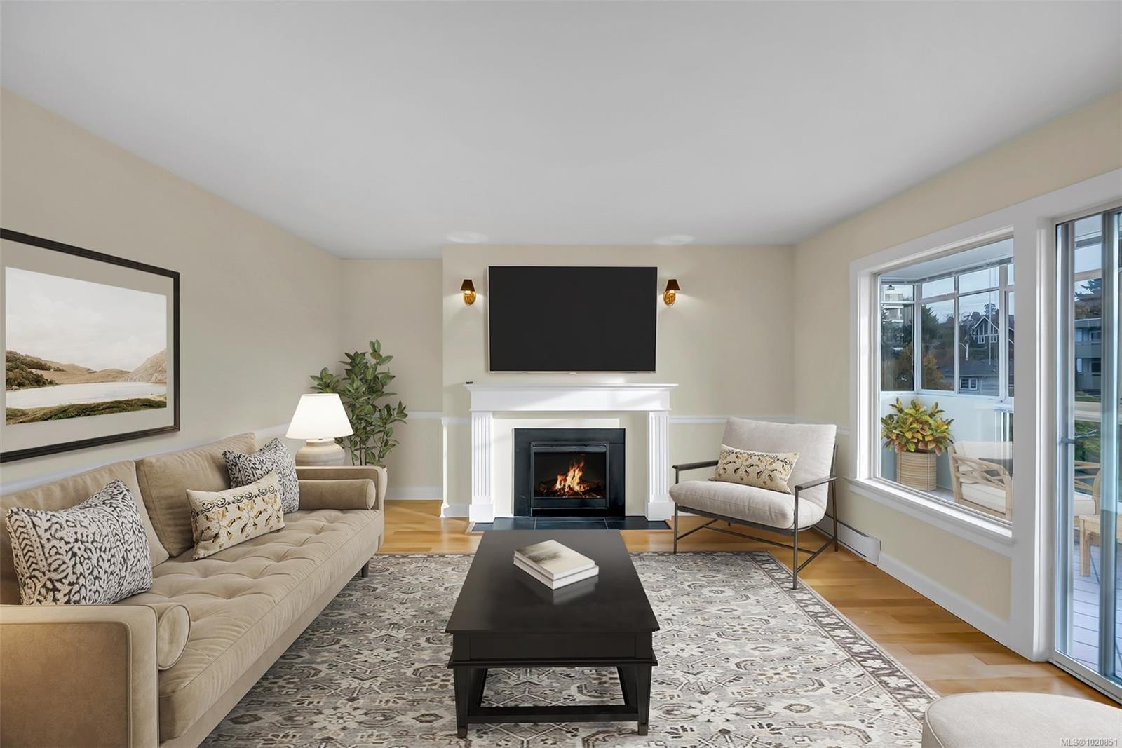 405-420 Linden Ave, Victoria, BC - Indoor Photo Showing Living Room With Fireplace