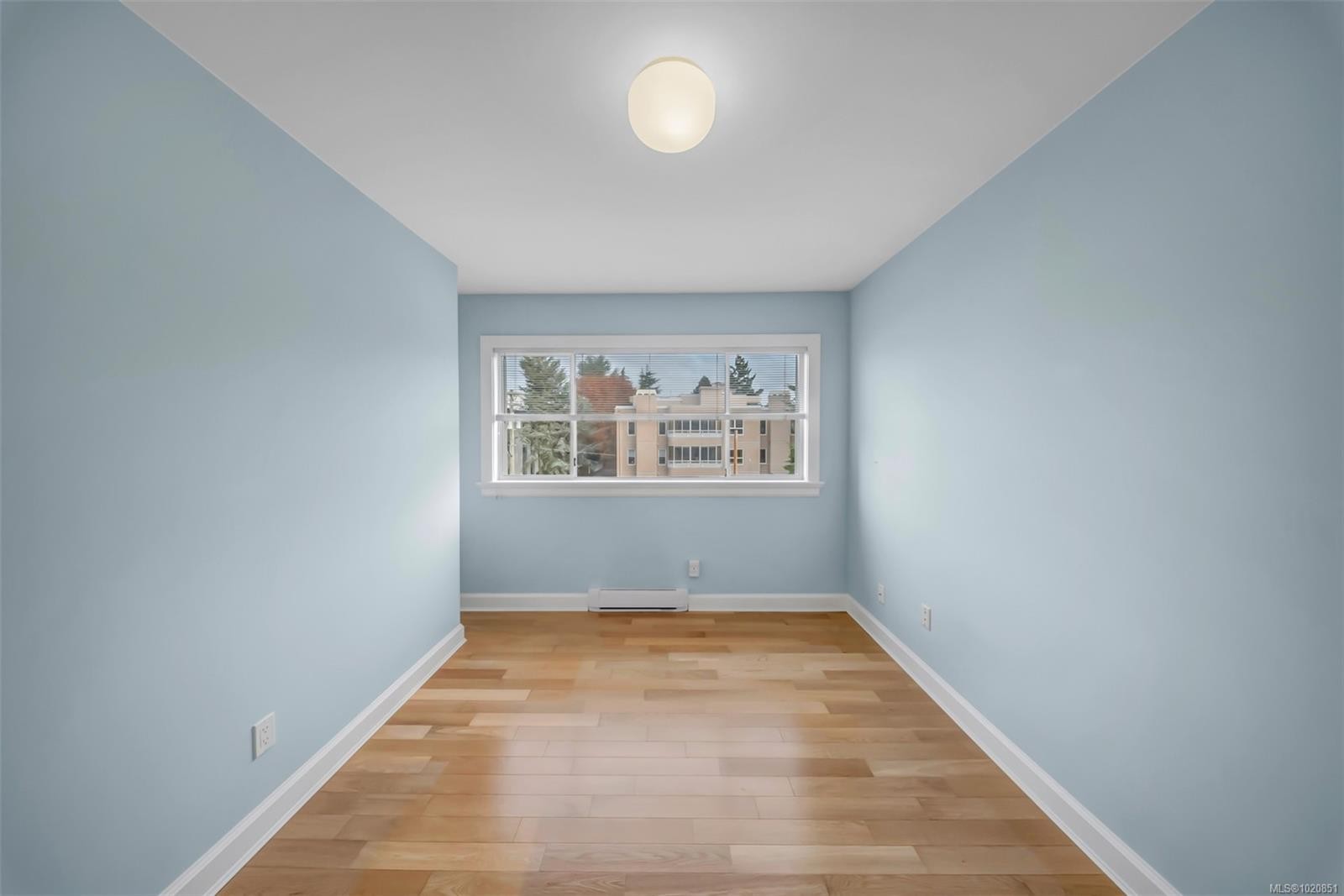 405-420 Linden Ave, Victoria, BC - Indoor Photo Showing Other Room