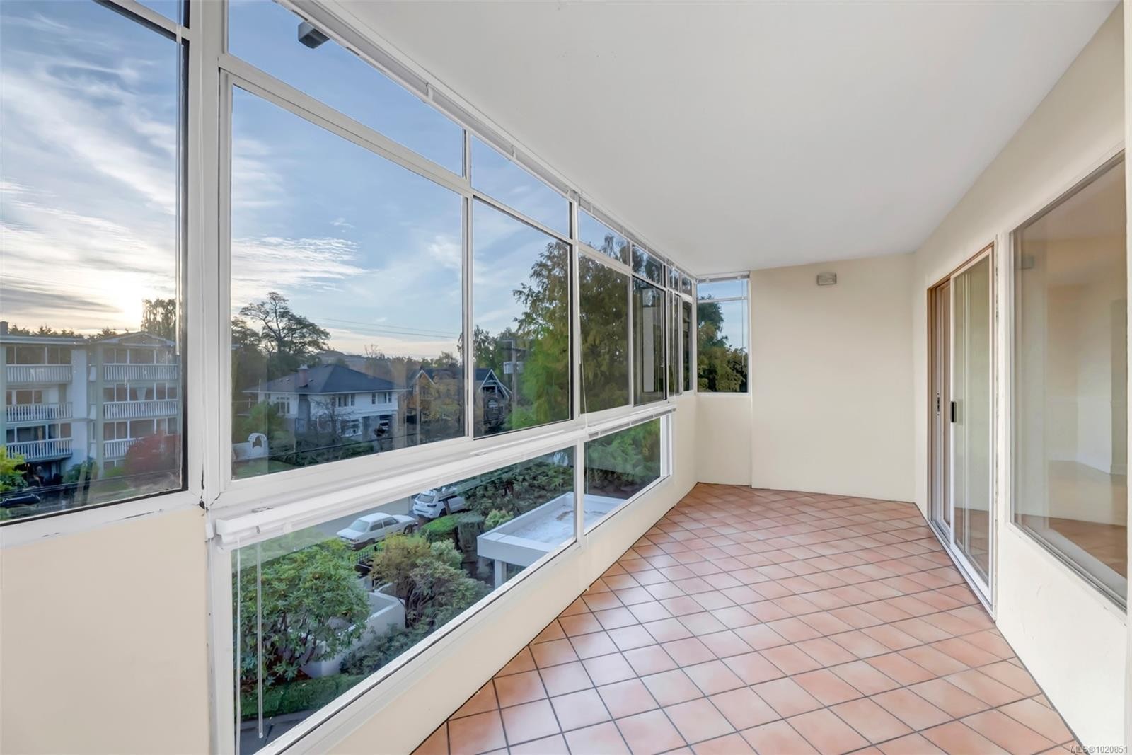 405-420 Linden Ave, Victoria, BC - Indoor Photo Showing Other Room