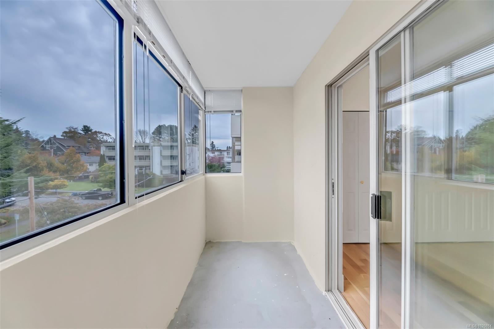 405-420 Linden Ave, Victoria, BC - Indoor Photo Showing Other Room