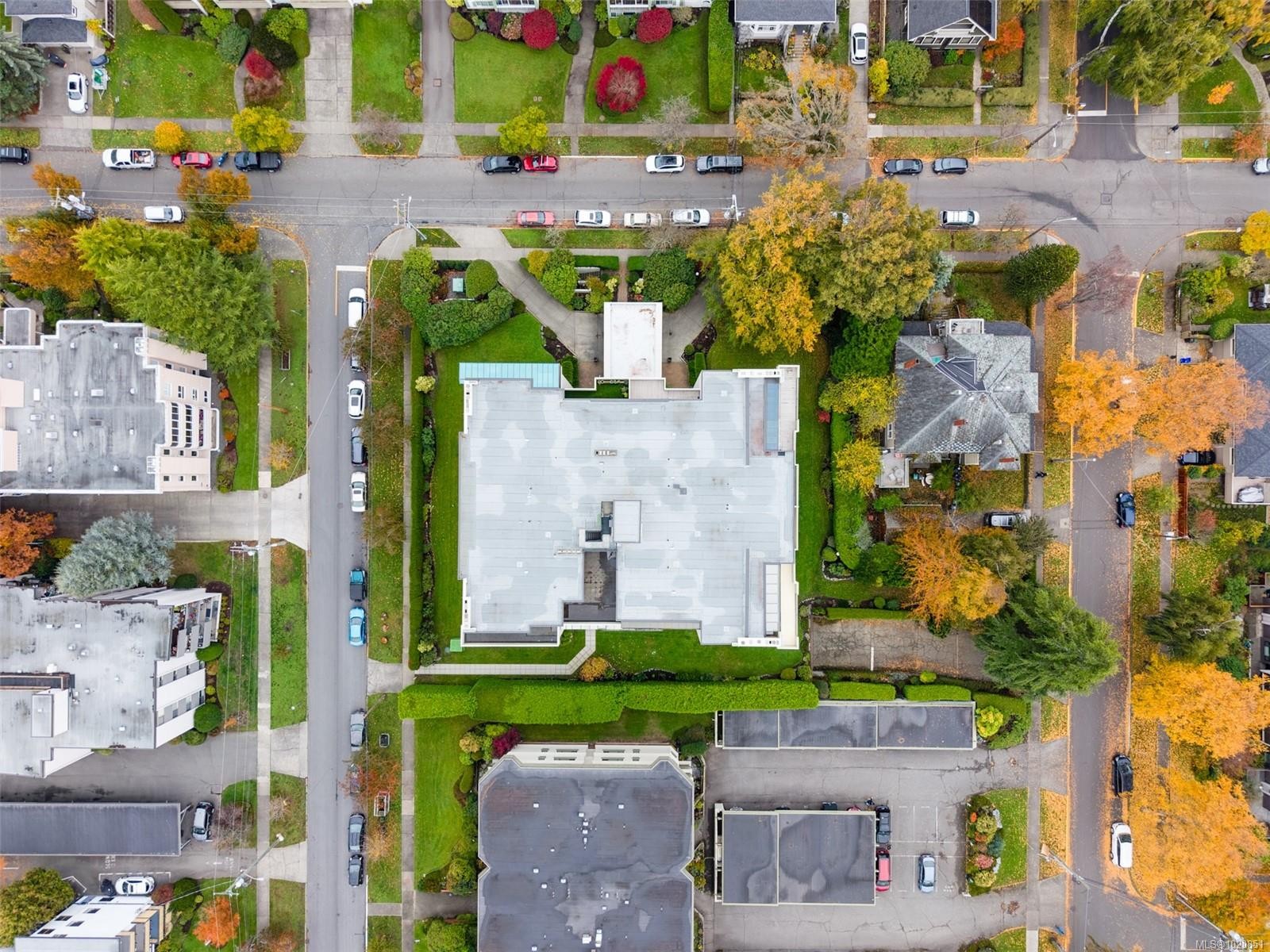 405-420 Linden Ave, Victoria, BC - Outdoor With View