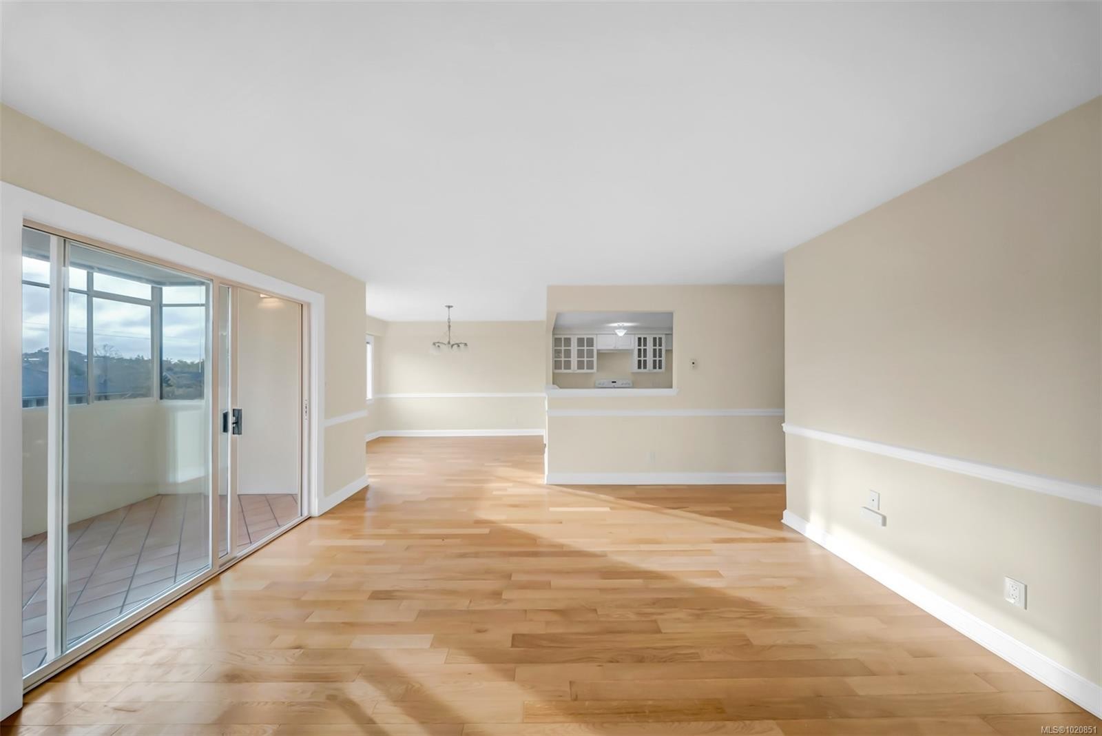 405-420 Linden Ave, Victoria, BC - Indoor Photo Showing Other Room