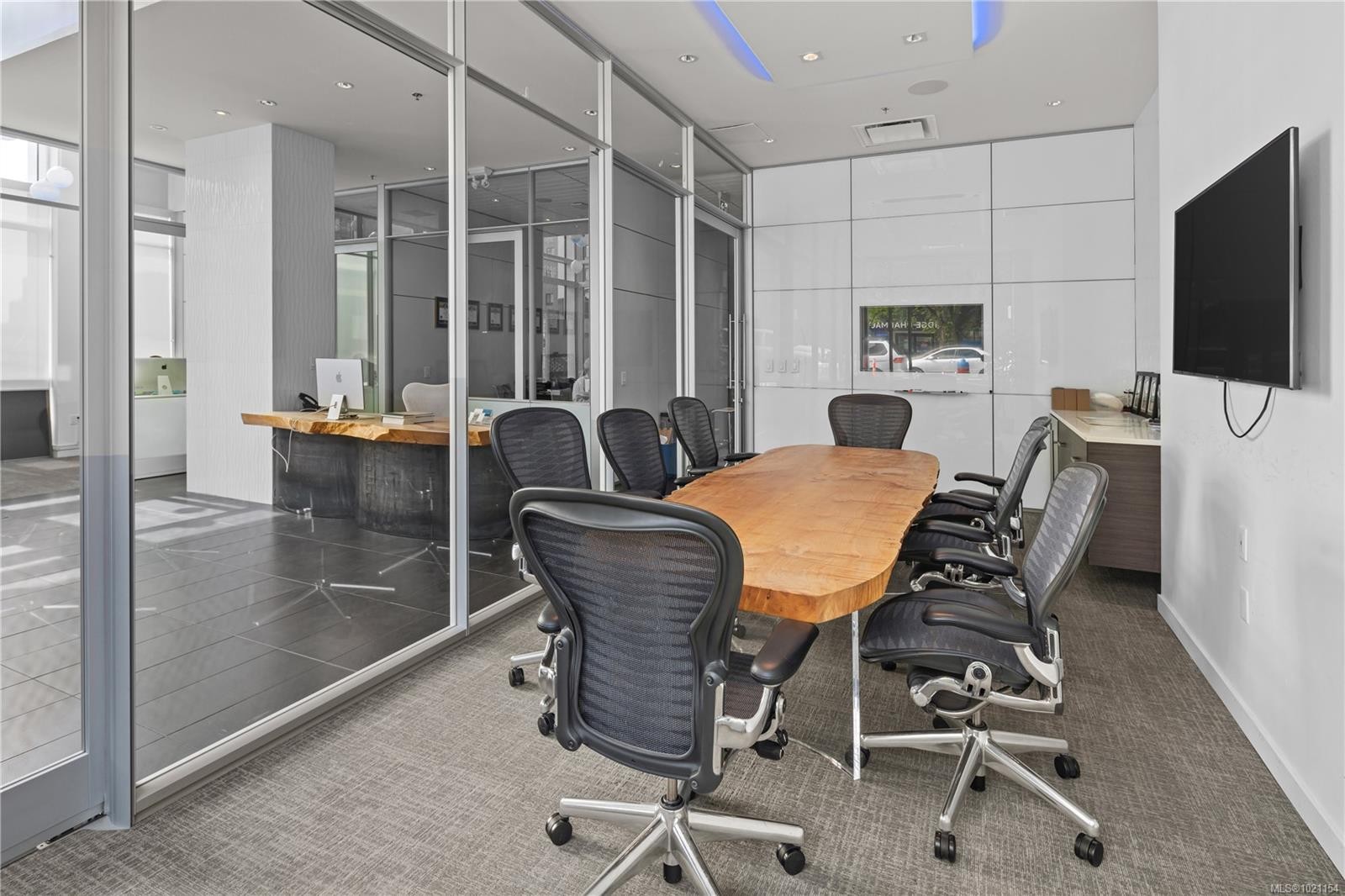 105-1090 Johnson St, Victoria, BC