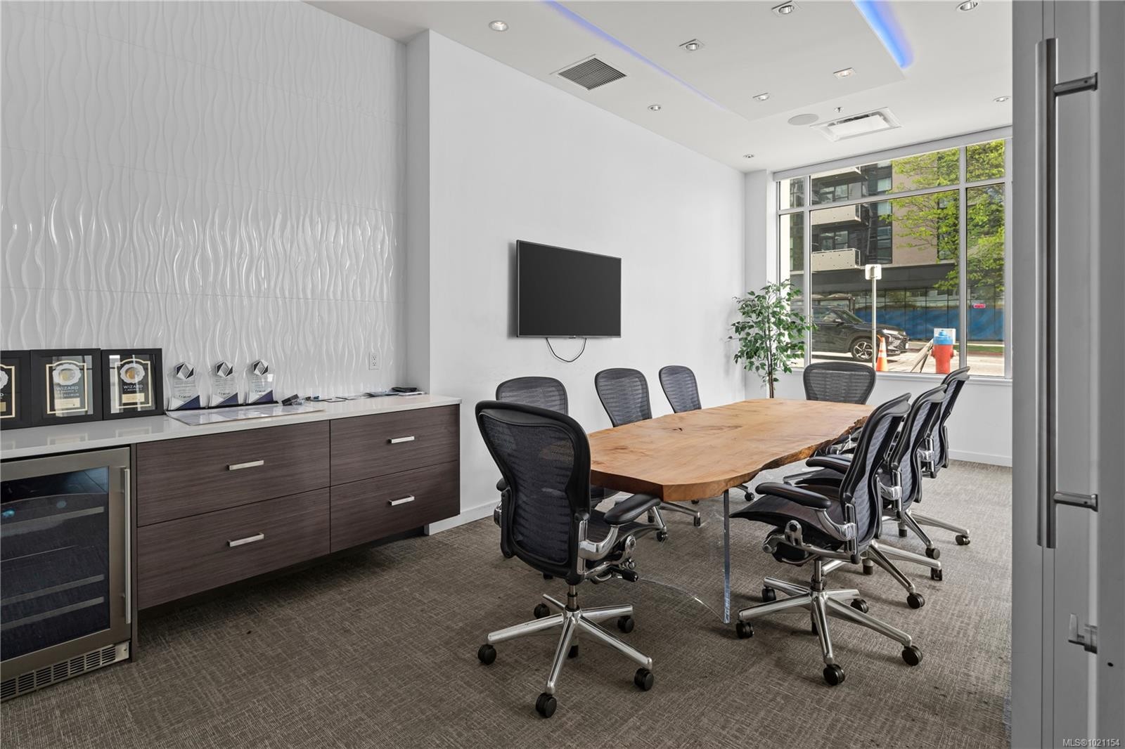 105-1090 Johnson St, Victoria, BC