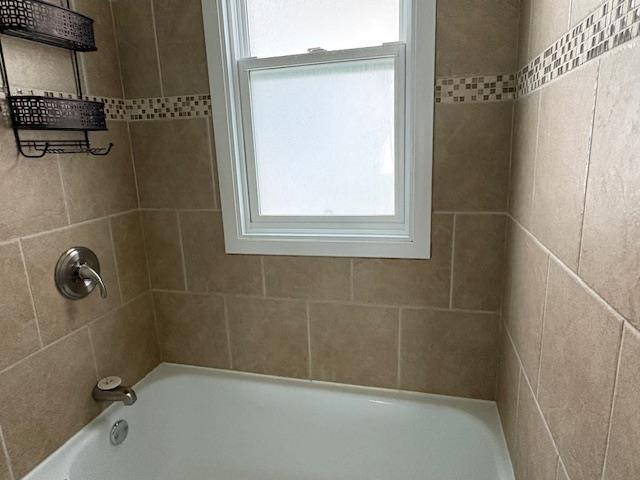 185 Frederica Street E, Thunder Bay, ON - Indoor Photo Showing Bathroom