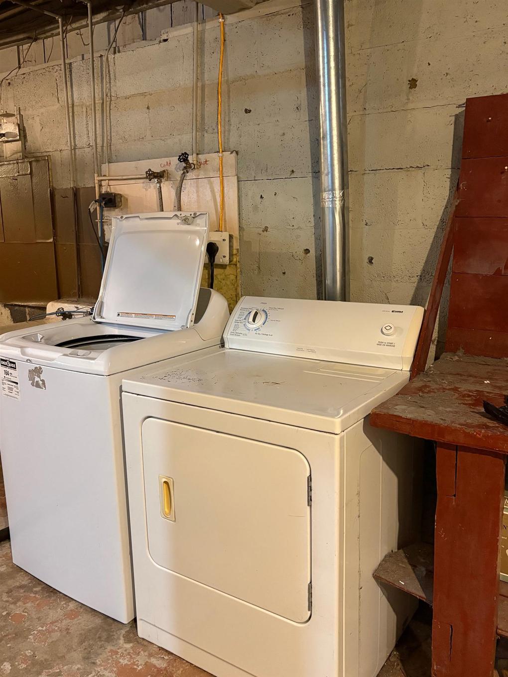 185 Frederica Street E, Thunder Bay, ON - Indoor Photo Showing Laundry Room