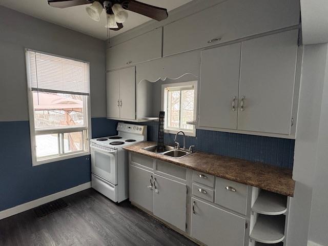 185 Frederica Street E, Thunder Bay, ON - Indoor Photo Showing Kitchen With Double Sink