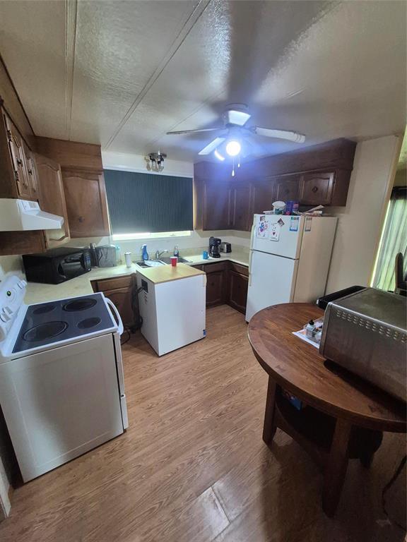 33 South Railway Street, Strathclair, MB - Indoor Photo Showing Laundry Room