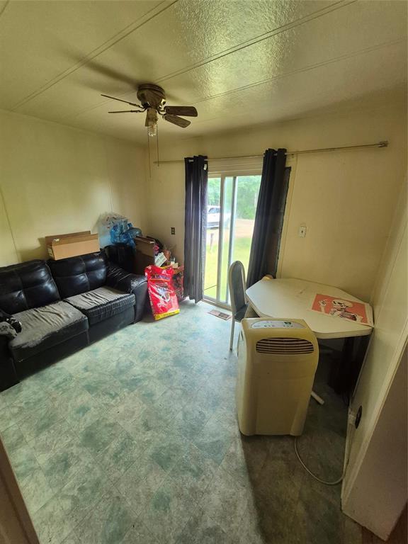 33 South Railway Street, Strathclair, MB - Indoor