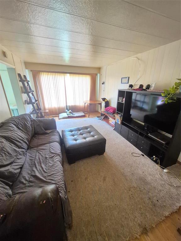 33 South Railway Street, Strathclair, MB - Indoor