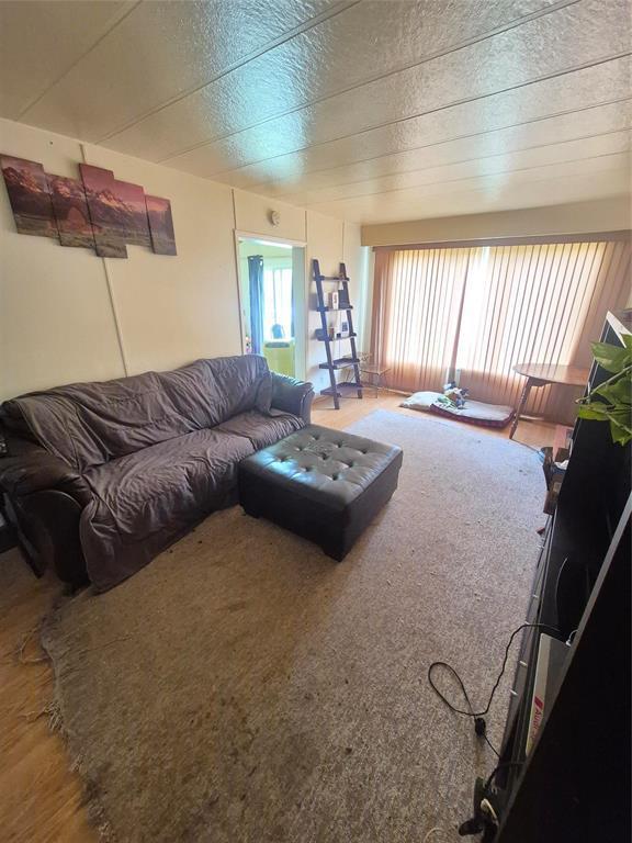 33 South Railway Street, Strathclair, MB - Indoor